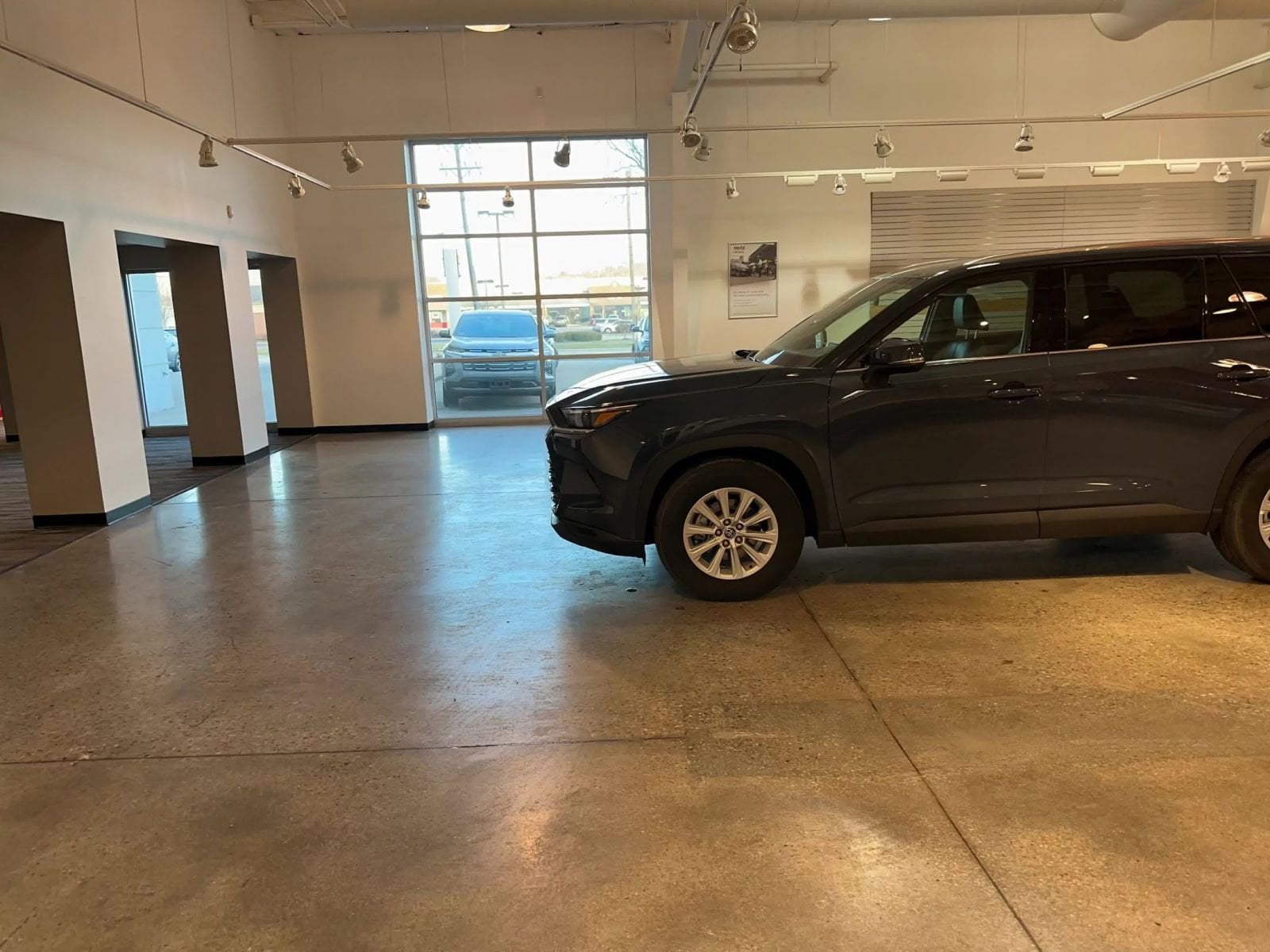 Thumbnail: 2025 Toyota Grand Highlander - 16