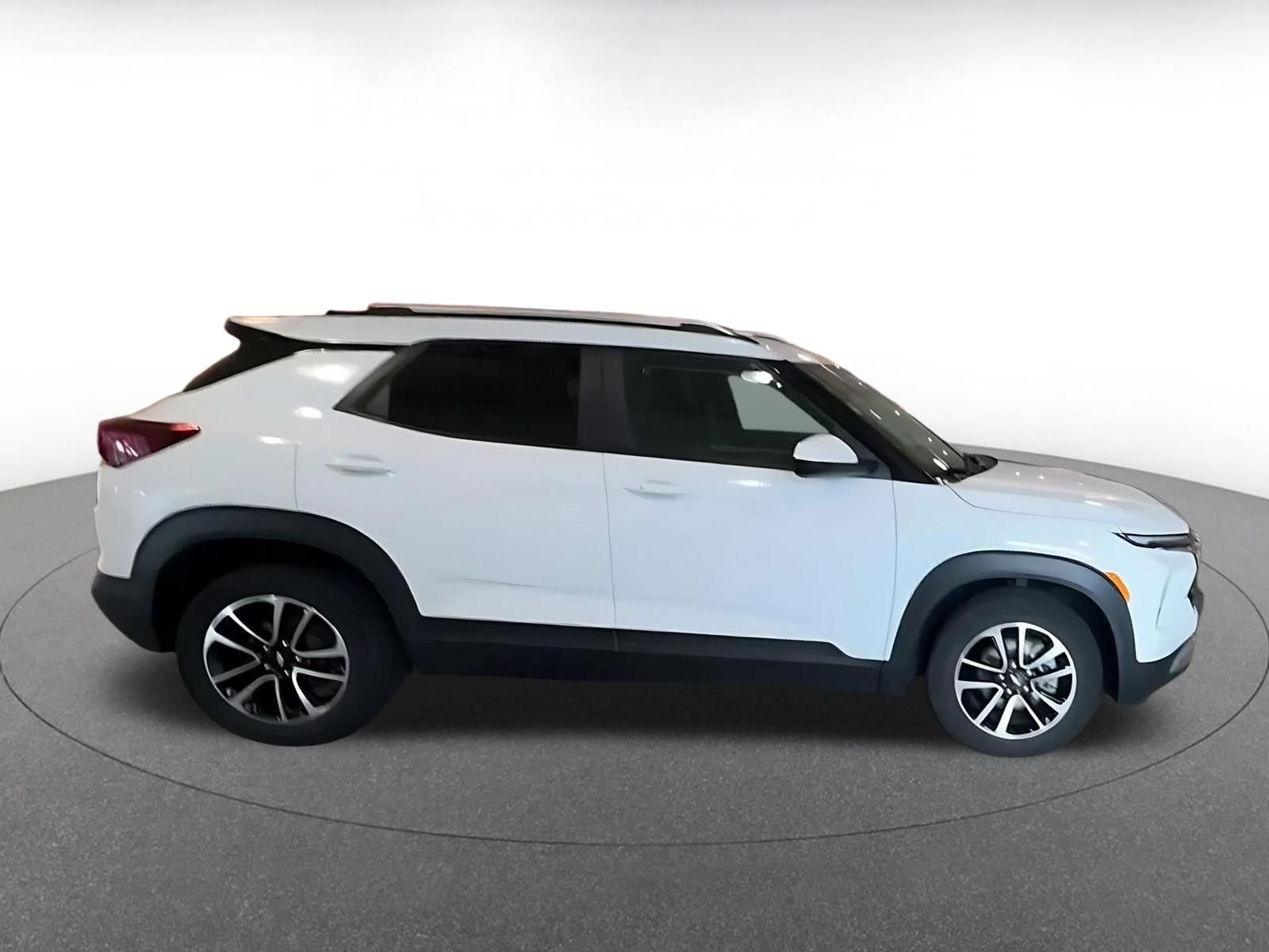Thumbnail: 2025 Chevrolet TrailBlazer - 12