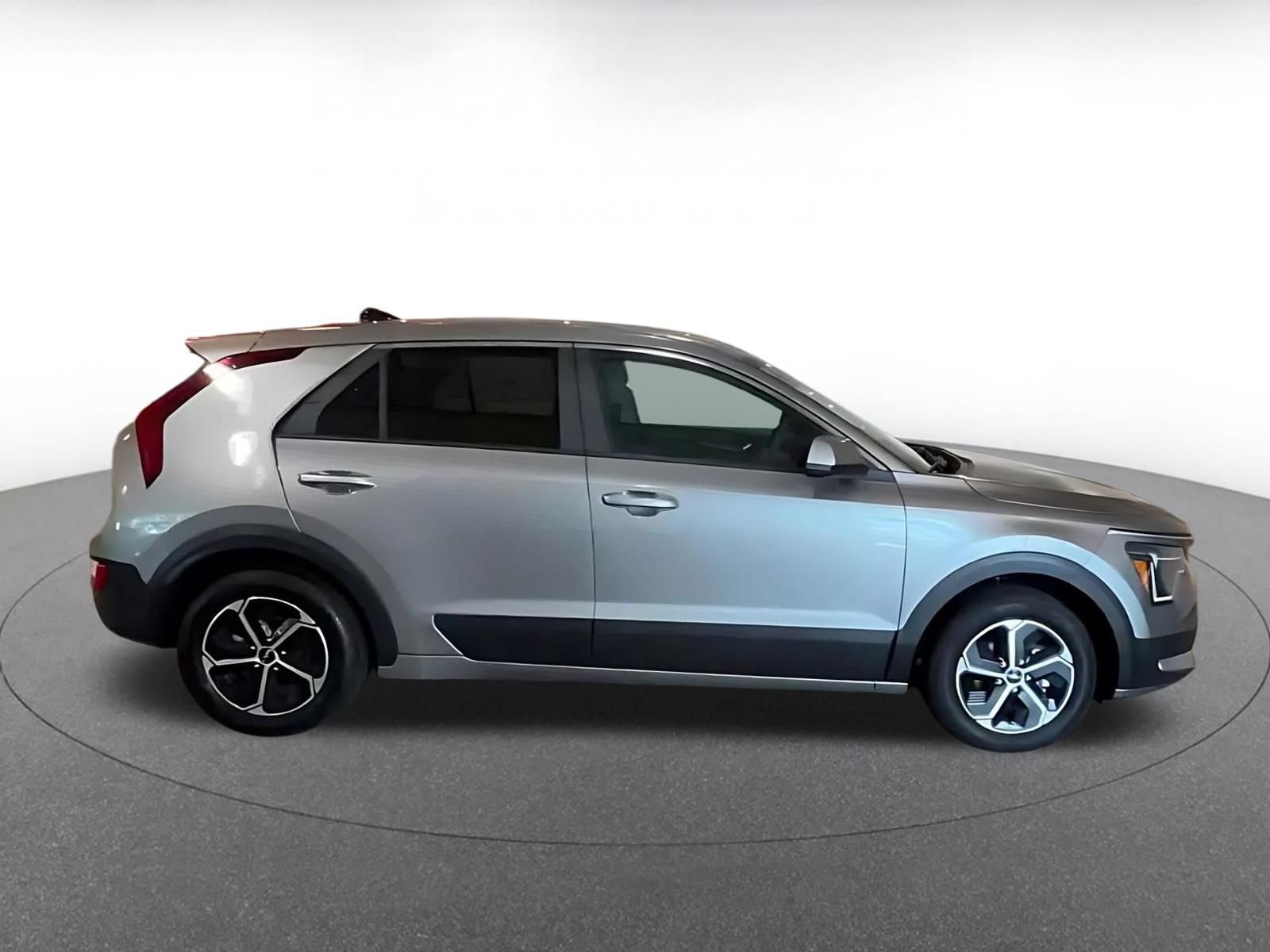 Thumbnail: 2026 Kia Niro - 14