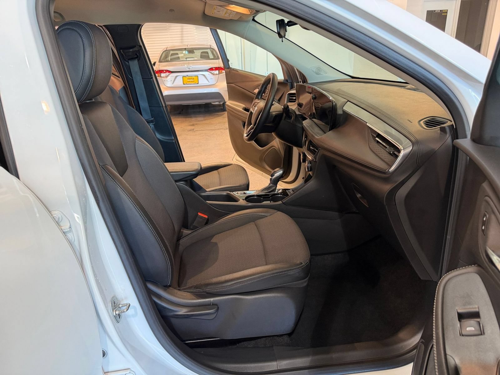 Thumbnail: 2025 Buick Encore GX - 35