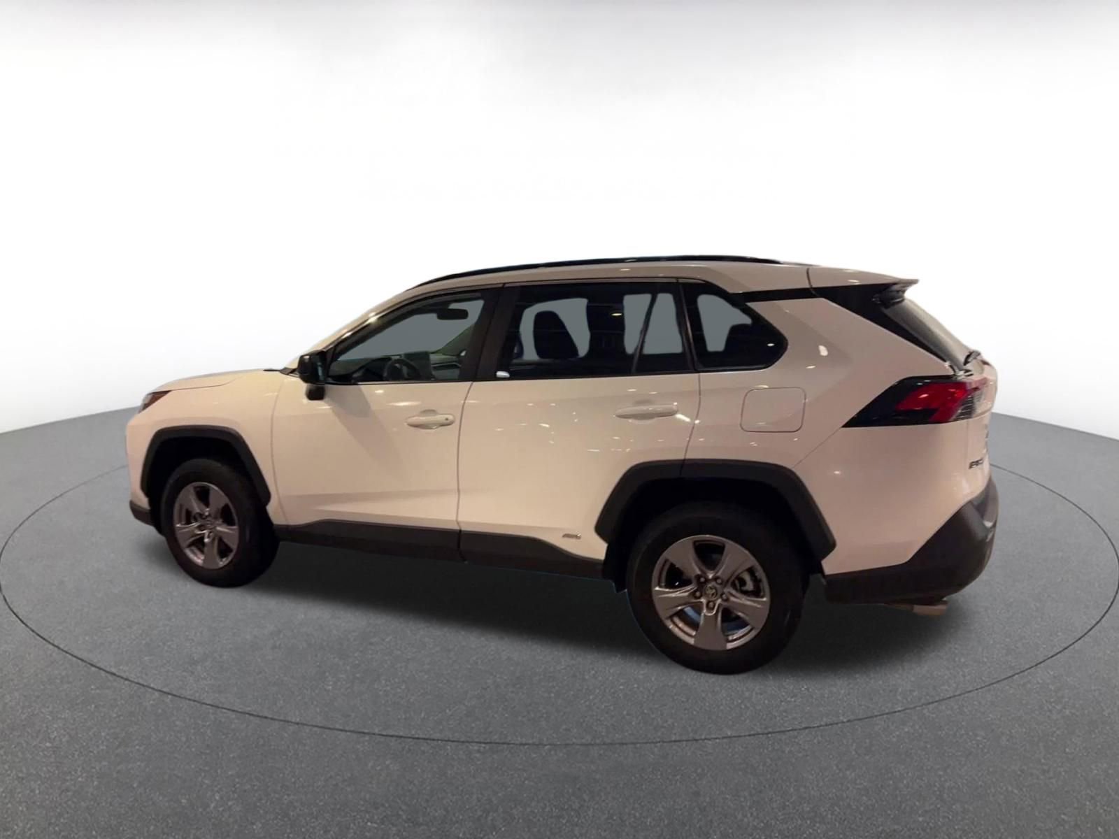 Thumbnail: 2025 Toyota RAV4 - 10