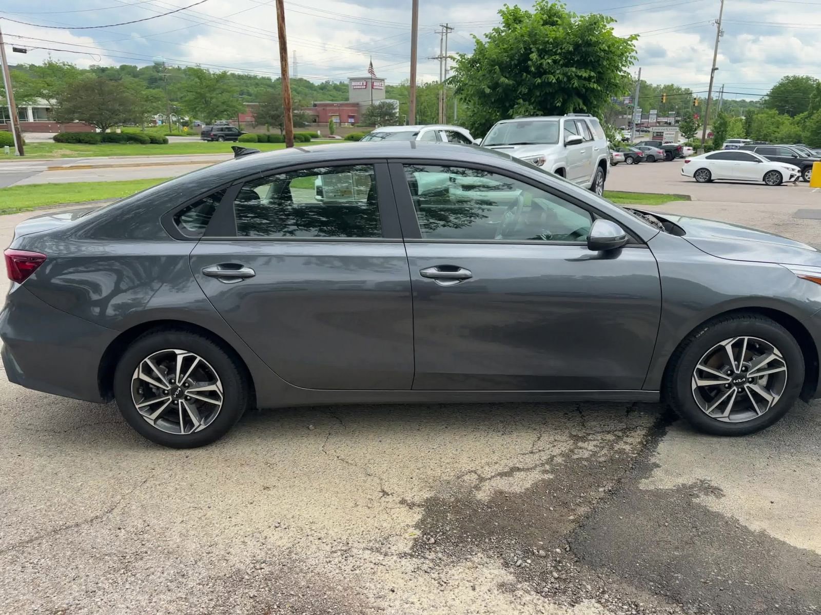 Thumbnail: 2024 Kia Forte - 16