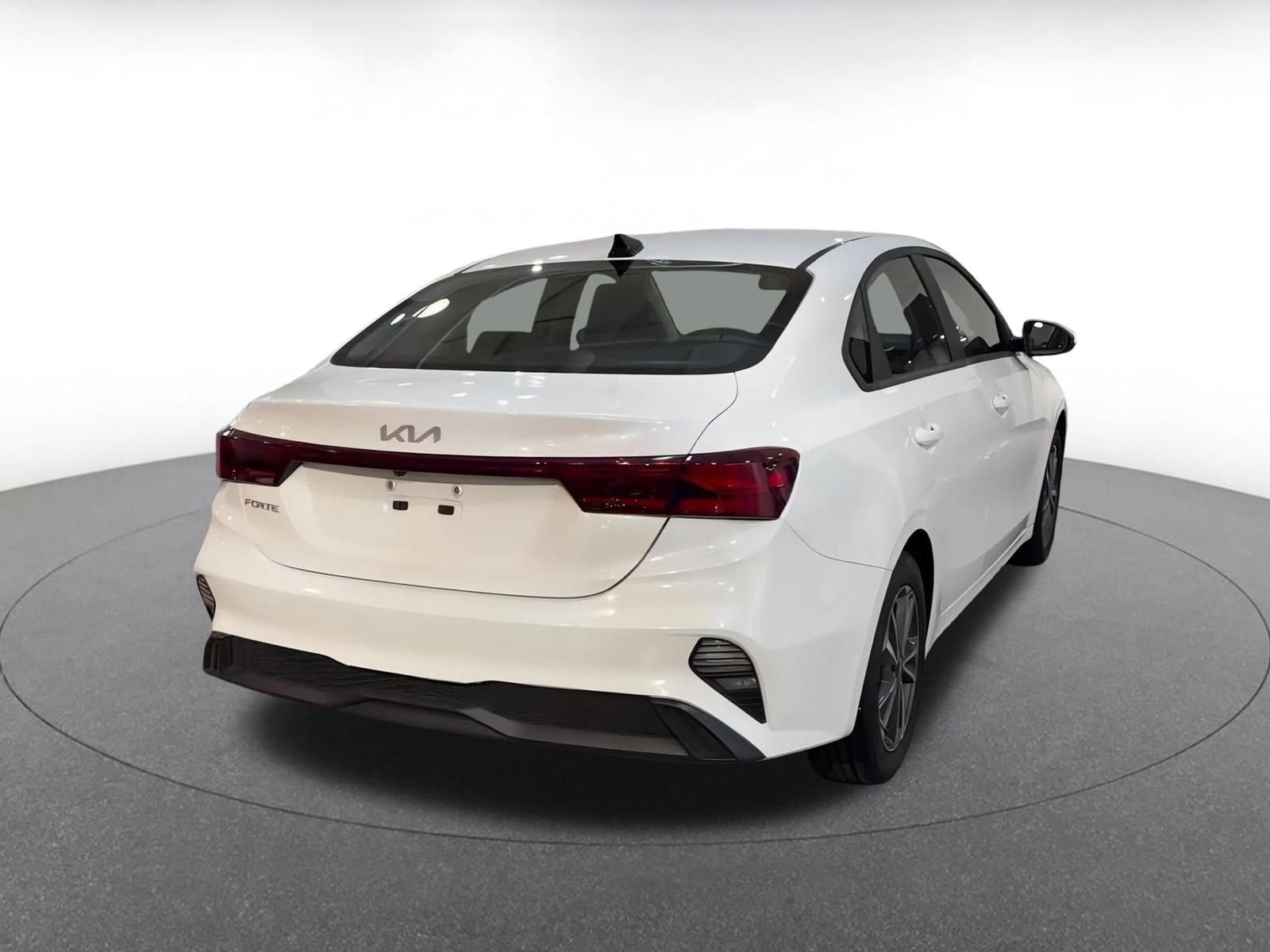 Thumbnail: 2024 Kia Forte - 14