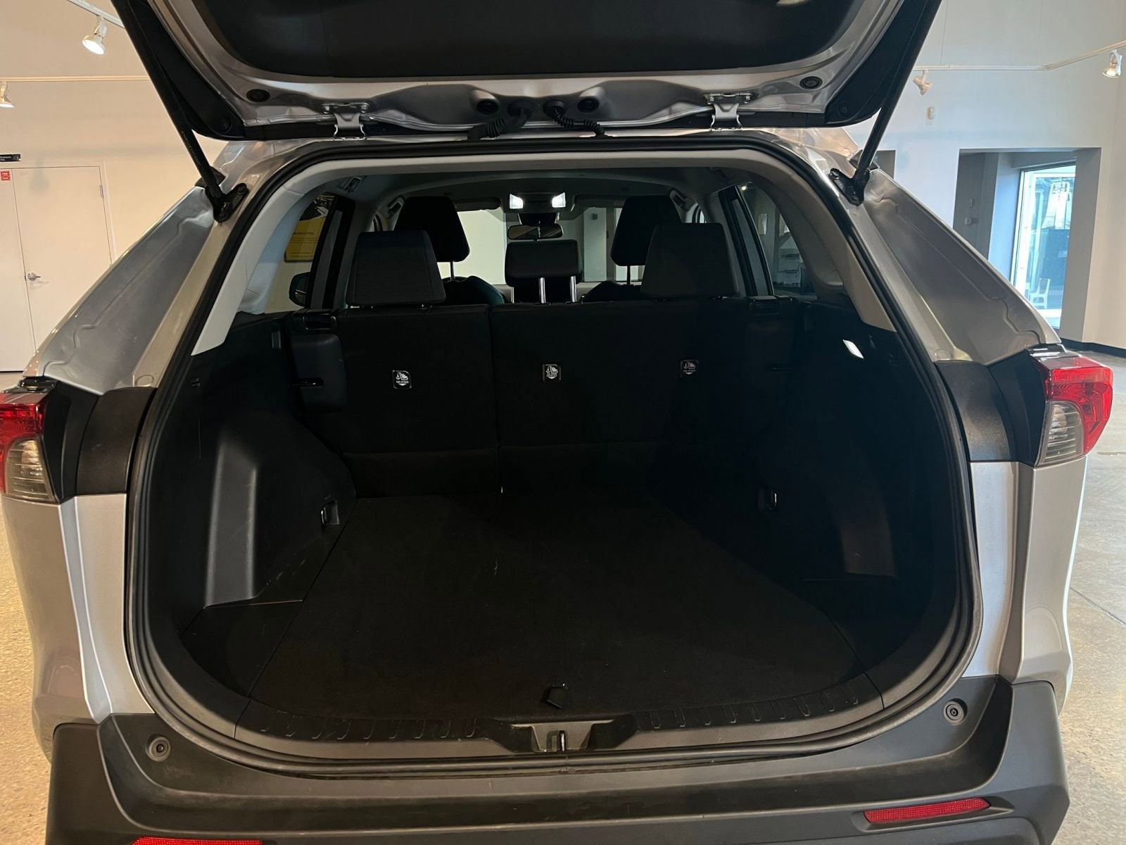 Thumbnail: 2025 Toyota RAV4 - 30