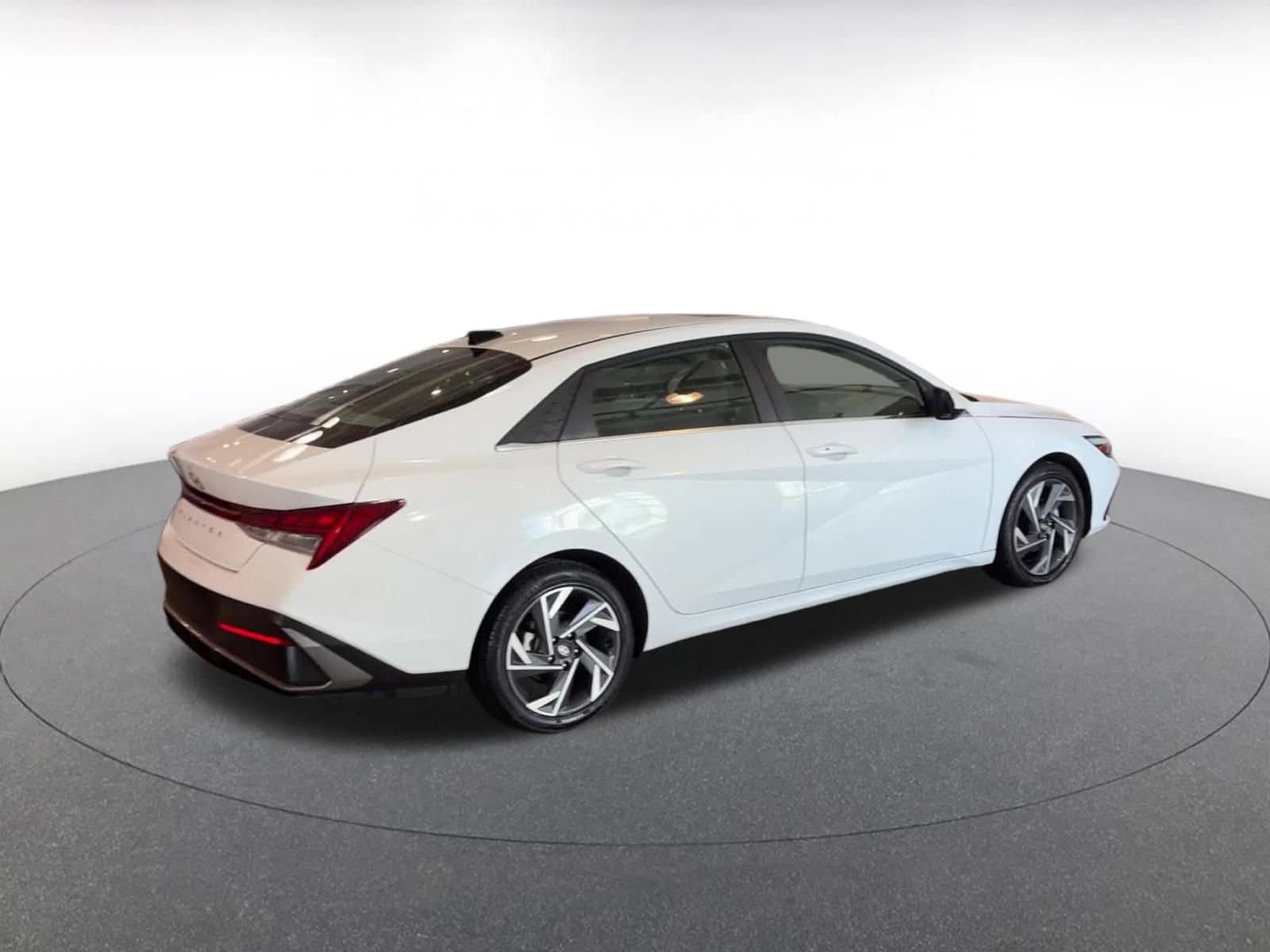 Thumbnail: 2025 Hyundai Elantra - 15