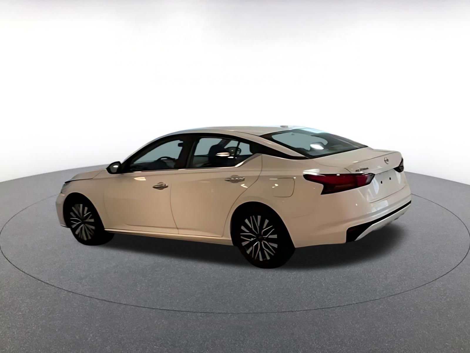 Thumbnail: 2025 Nissan Altima - 14