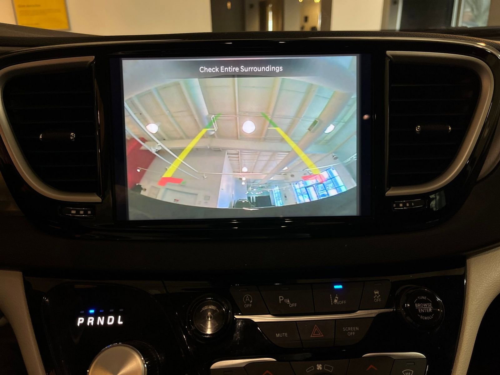 Thumbnail: 2024 Chrysler Pacifica - 25