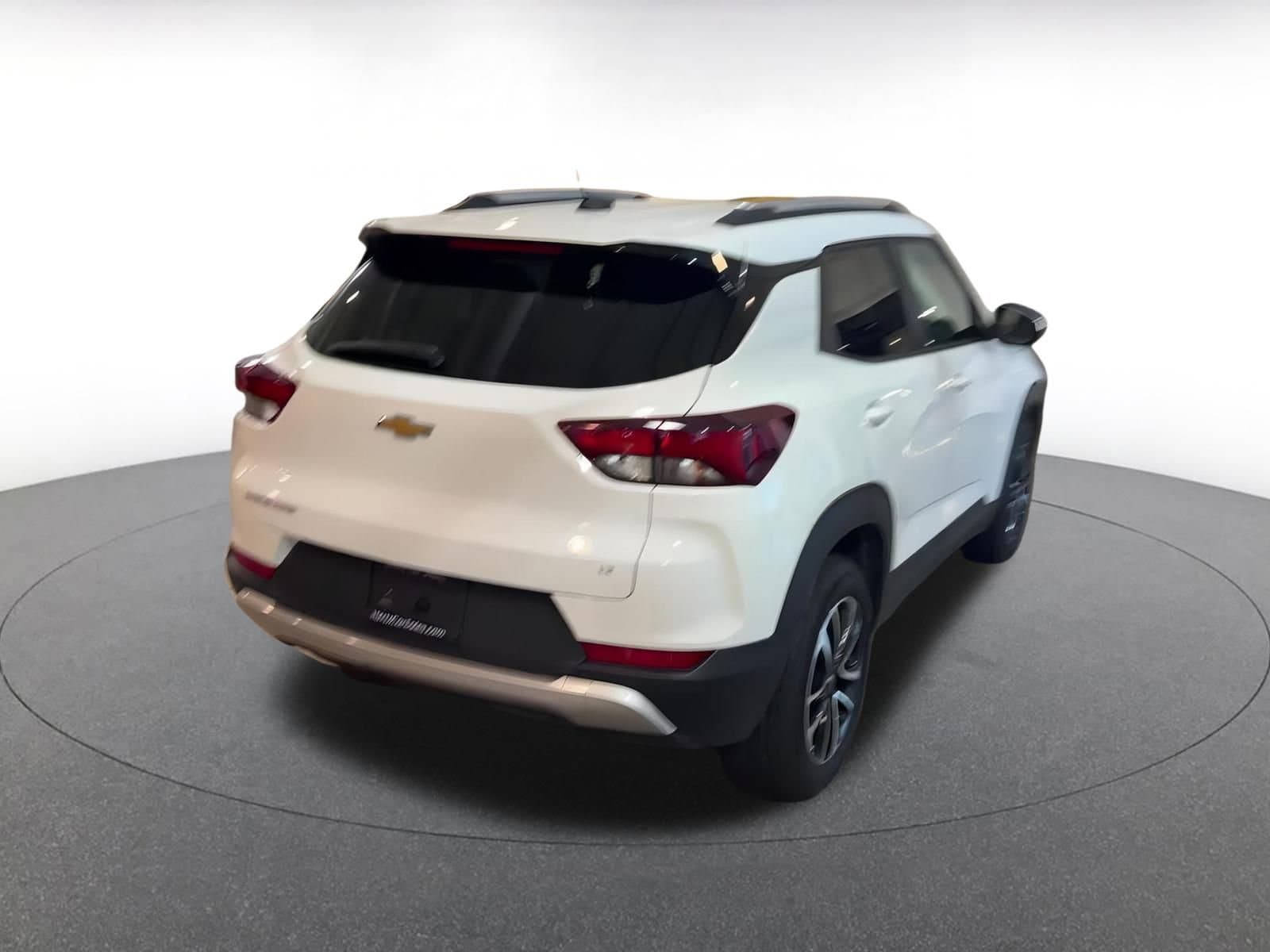 Thumbnail: 2025 Chevrolet TrailBlazer - 14