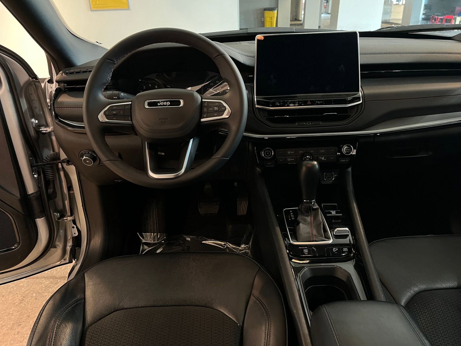 Thumbnail: 2025 Jeep Compass - 34