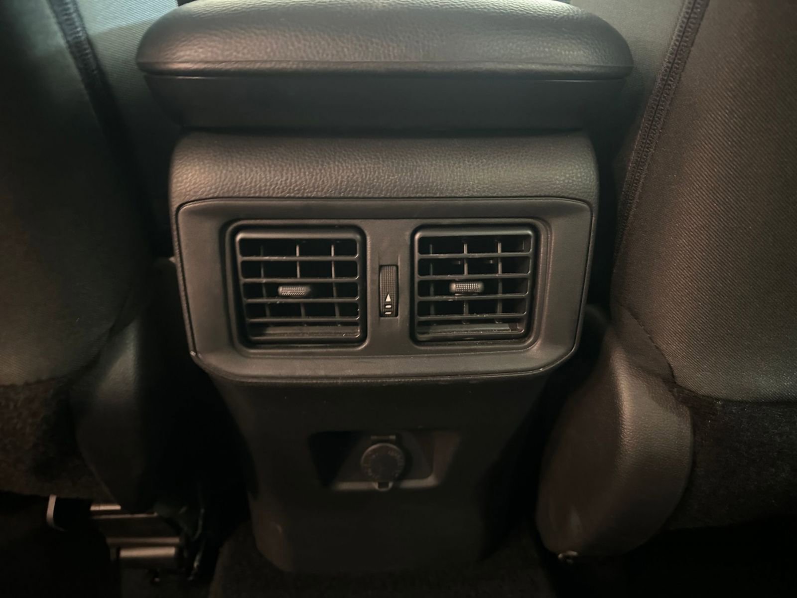 Thumbnail: 2025 Toyota RAV4 - 23