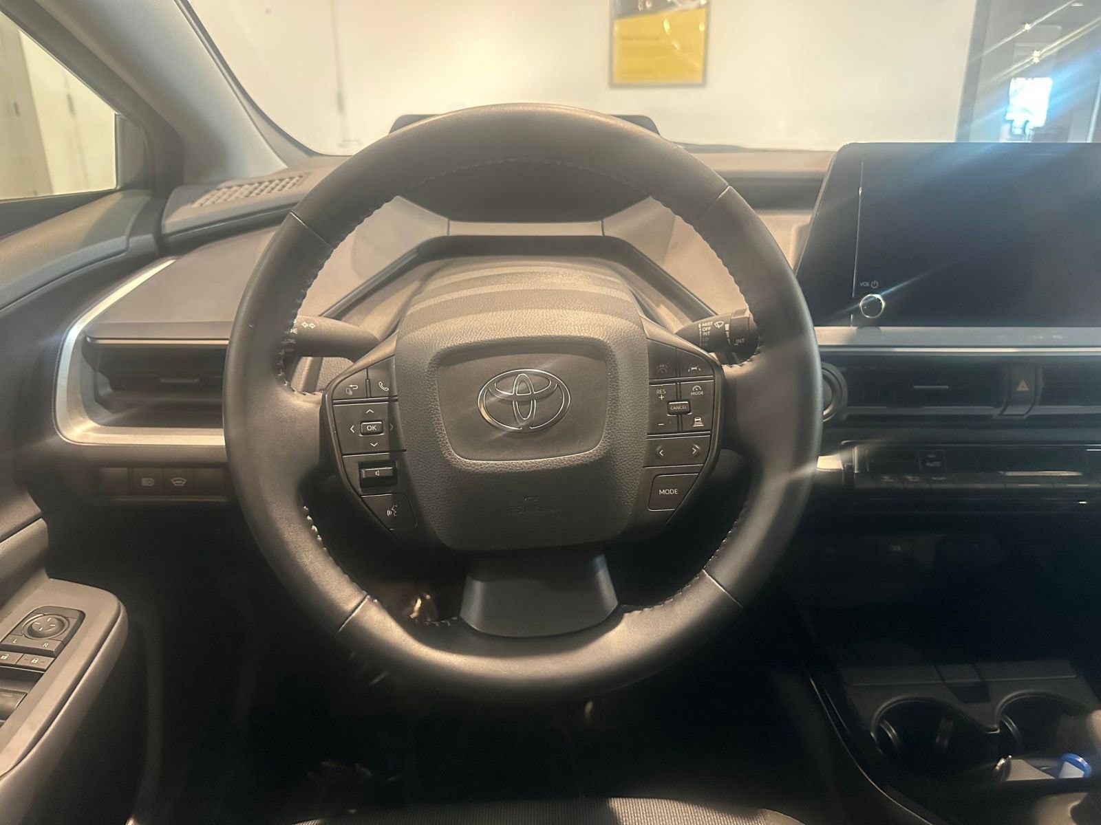 Thumbnail: 2025 Toyota Prius - 28