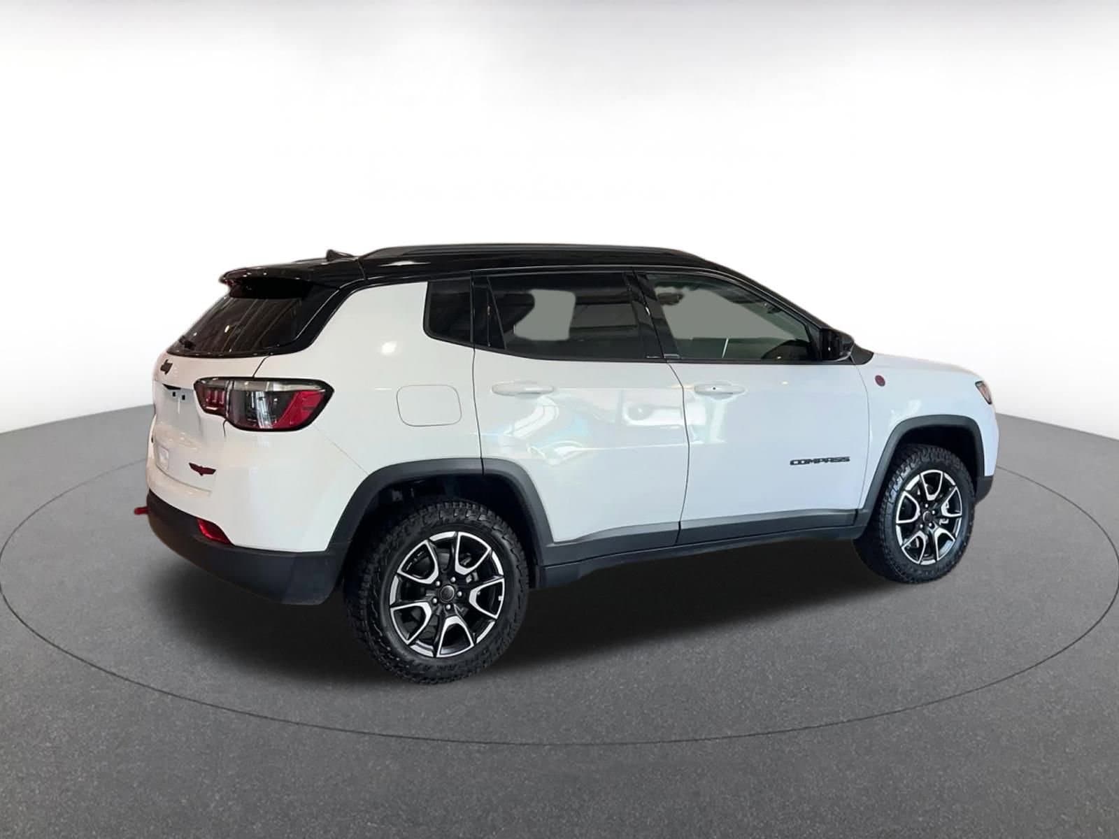 Thumbnail: 2025 Jeep Compass - 14