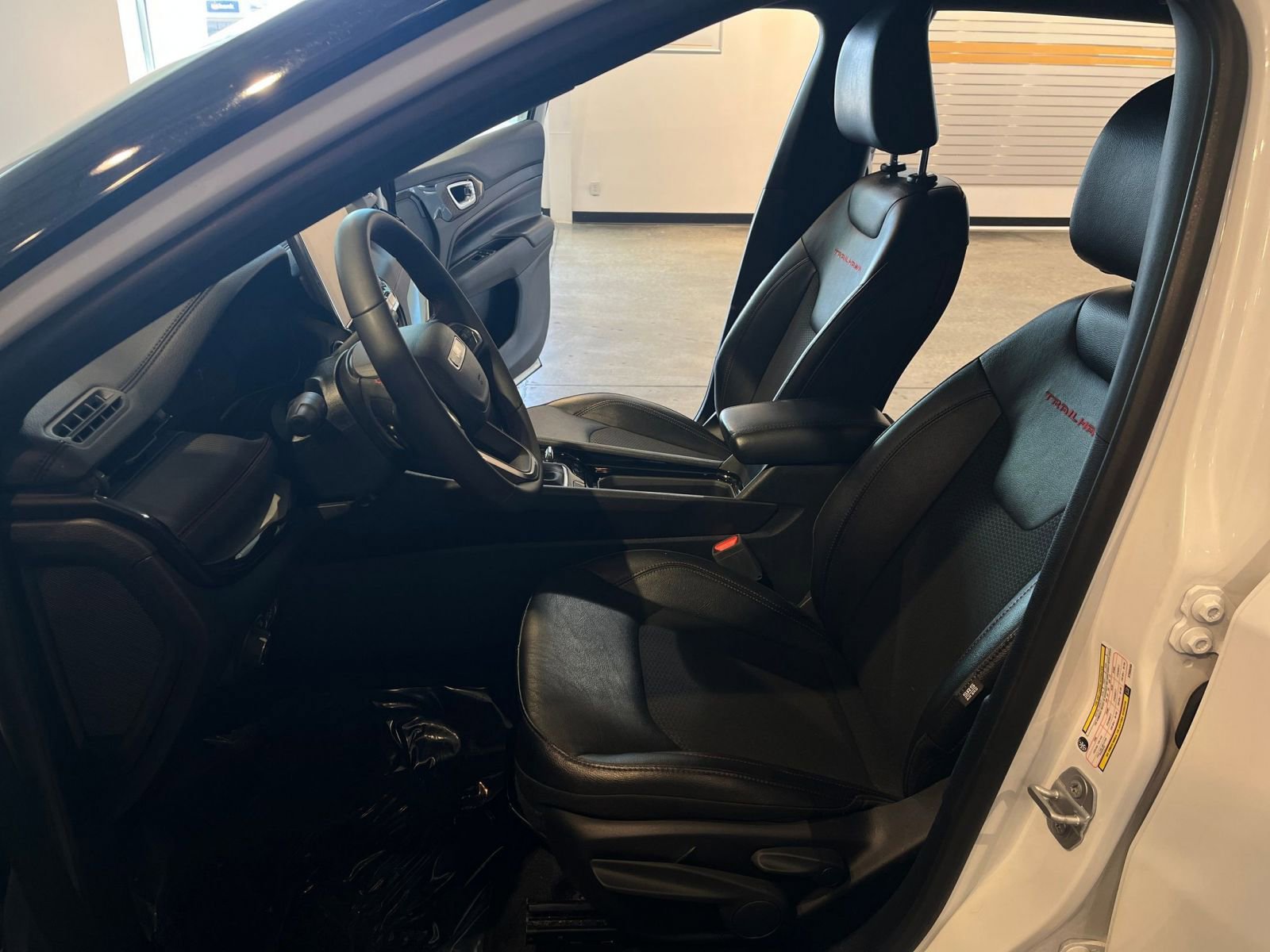 Thumbnail: 2025 Jeep Compass - 27