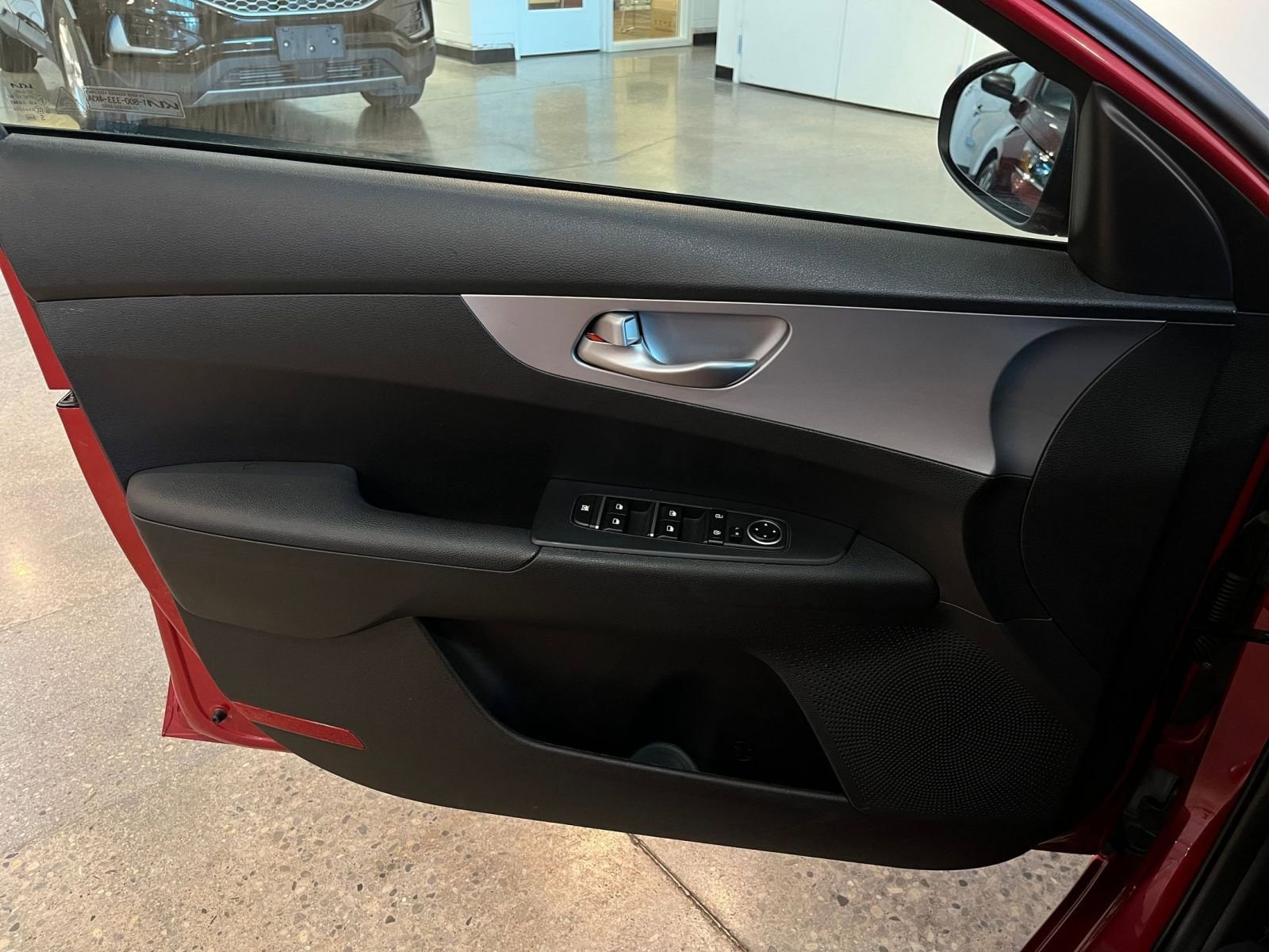 Thumbnail: 2023 Kia Forte - 20