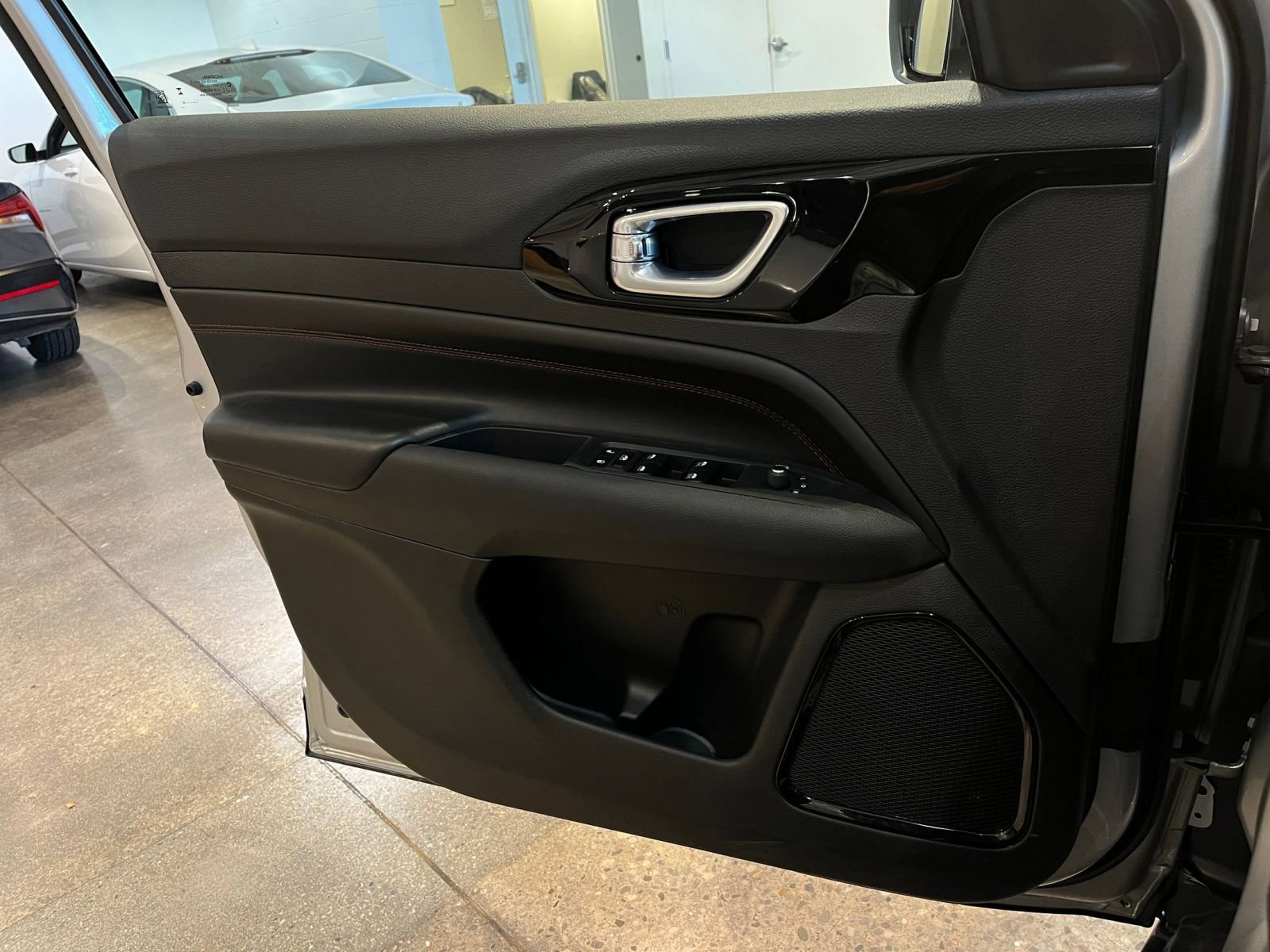 Thumbnail: 2025 Jeep Compass - 18