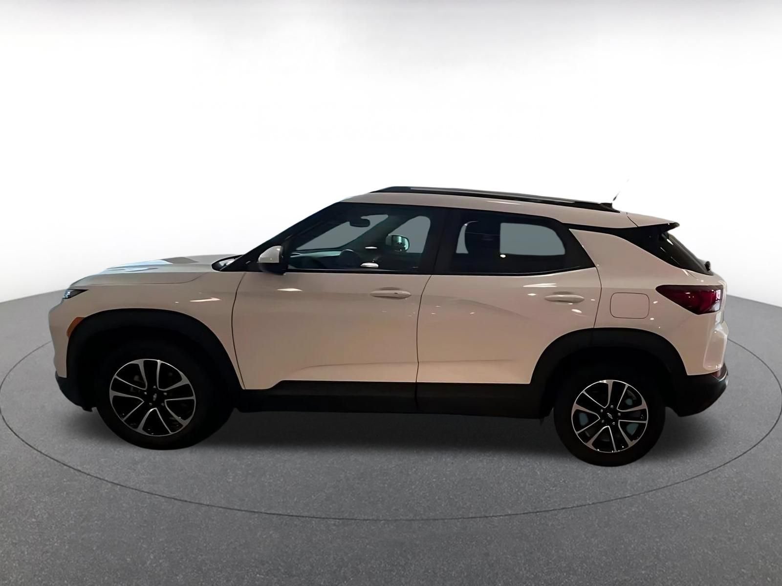 Thumbnail: 2025 Chevrolet TrailBlazer - 9