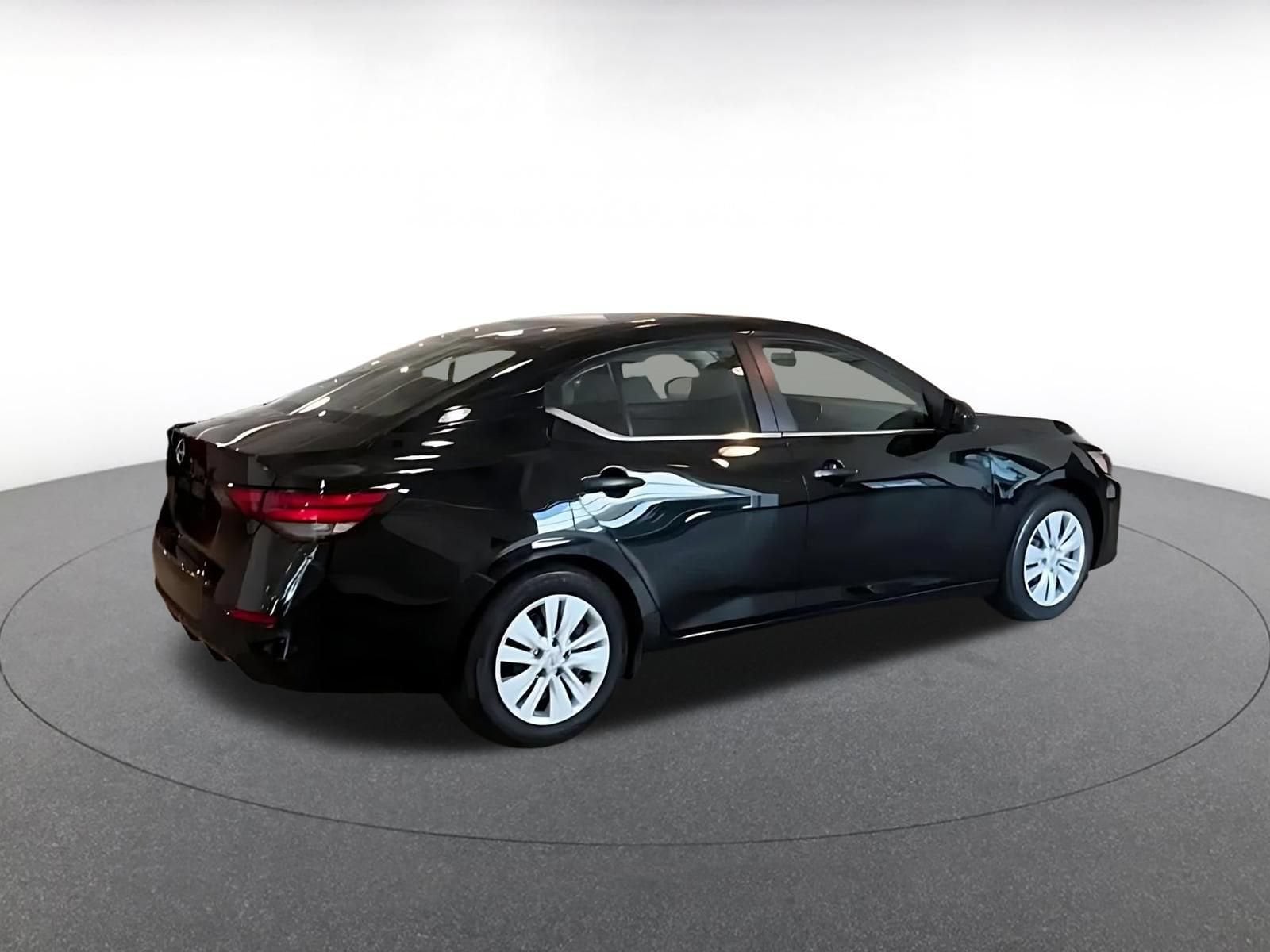 Thumbnail: 2025 Nissan Sentra - 8