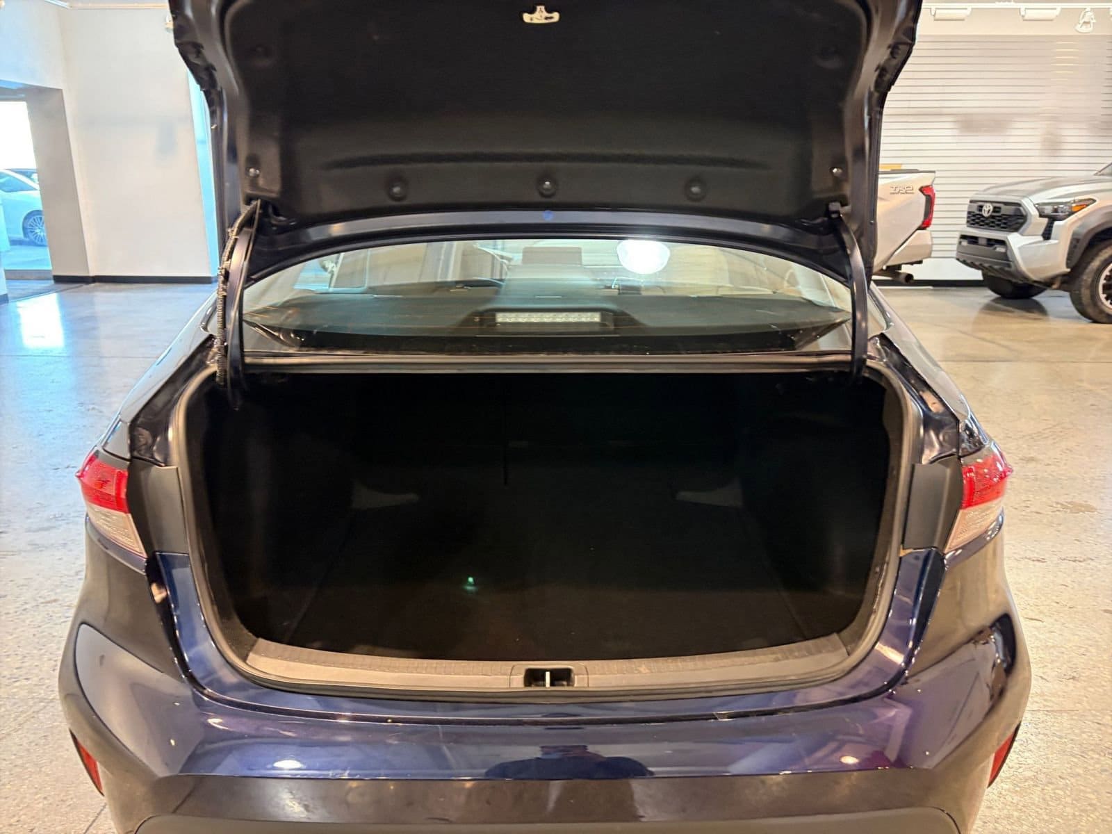 Thumbnail: 2025 Toyota Corolla - 30