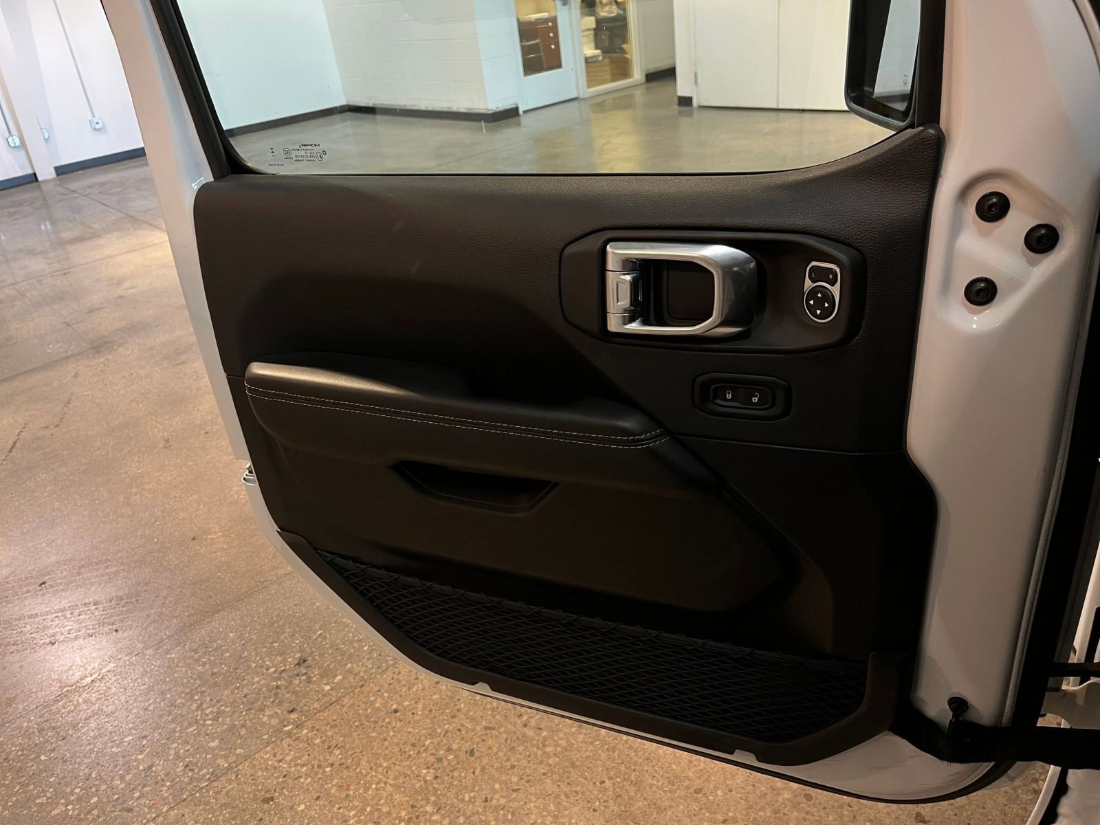 Thumbnail: 2025 Jeep Wrangler - 18