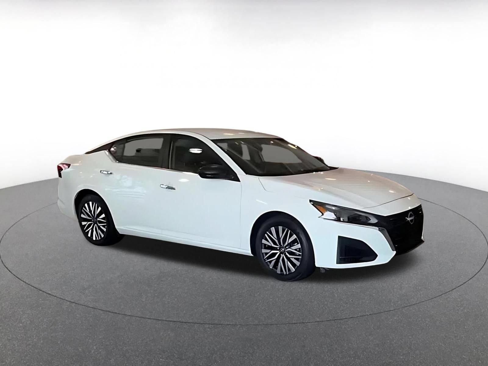 Thumbnail: 2025 Nissan Altima - 2