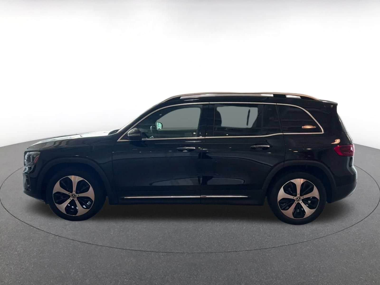 Thumbnail: 2025 Mercedes-Benz GLB - 8