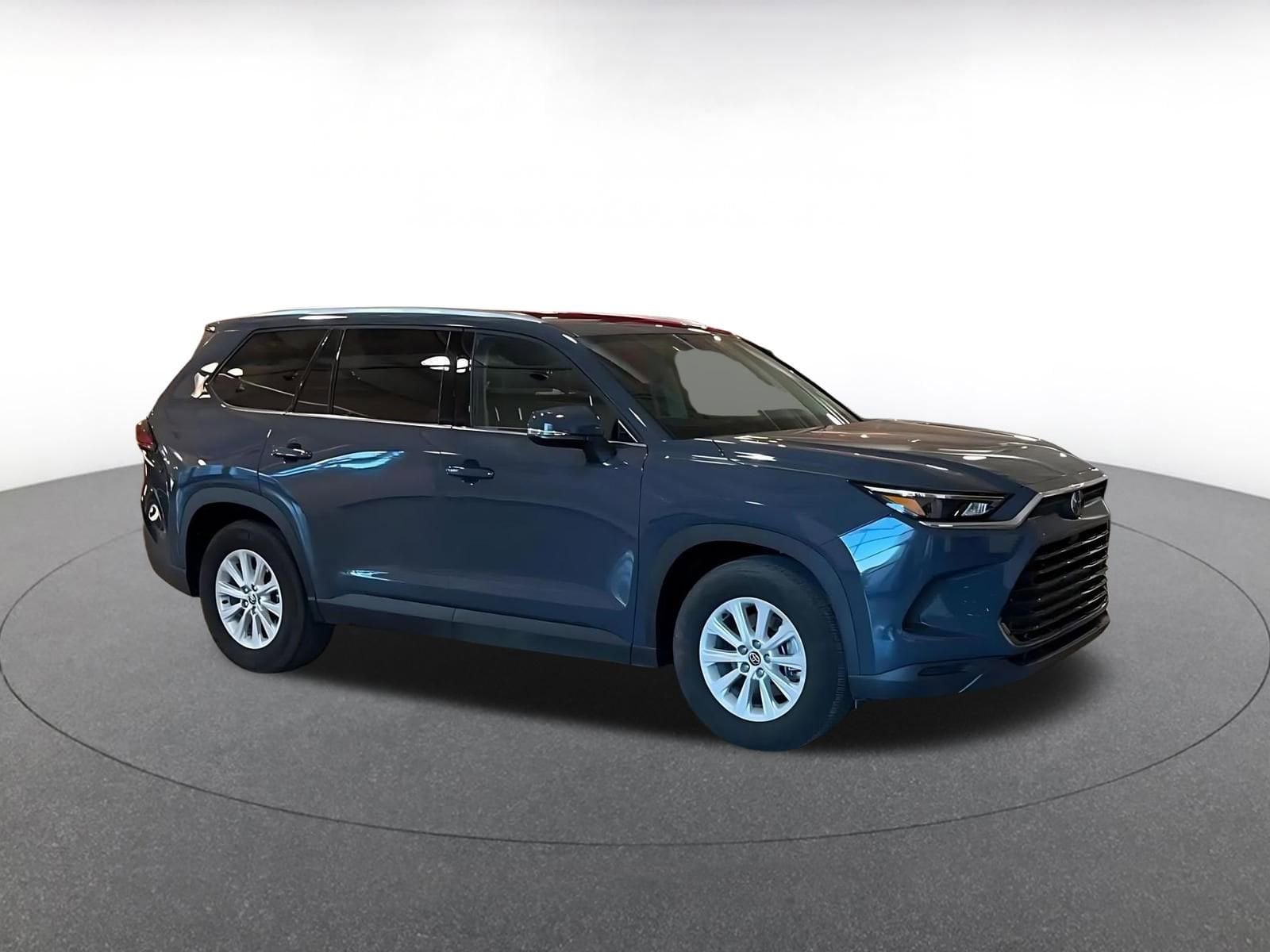 Thumbnail: 2025 Toyota Grand Highlander - 2