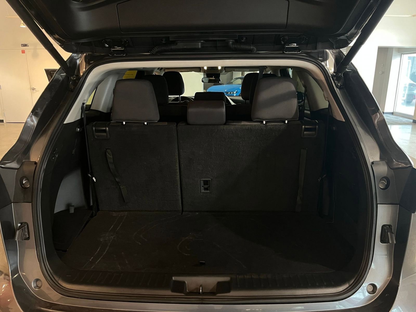 Thumbnail: 2025 Toyota Highlander - 33