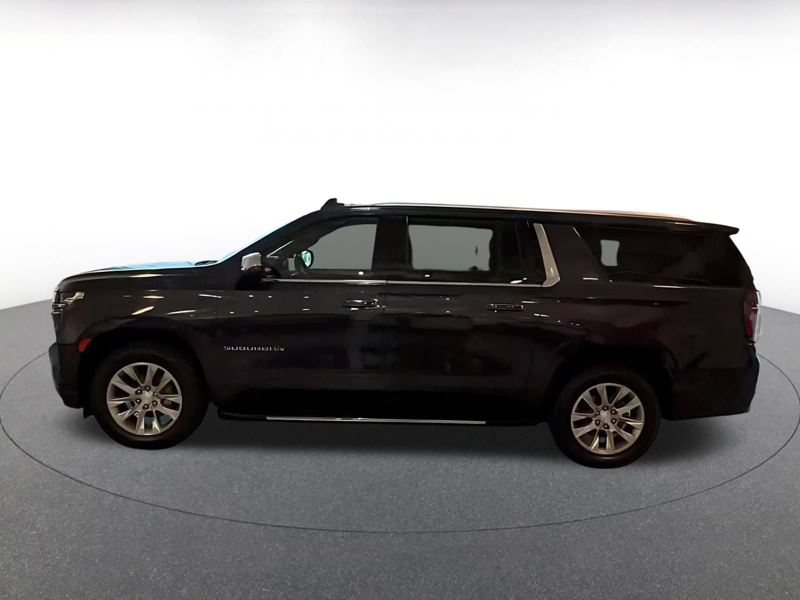 Thumbnail: 2023 Chevrolet Suburban - 8