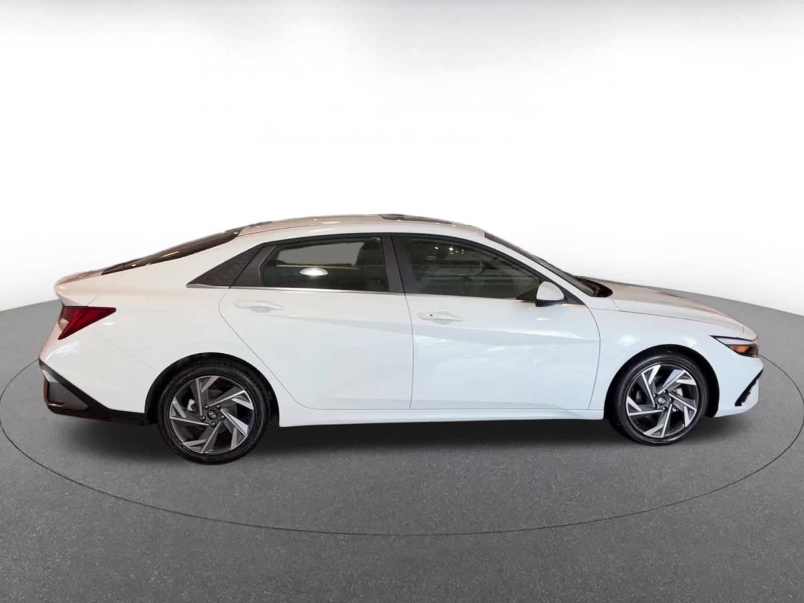 Thumbnail: 2025 Hyundai Elantra - 16