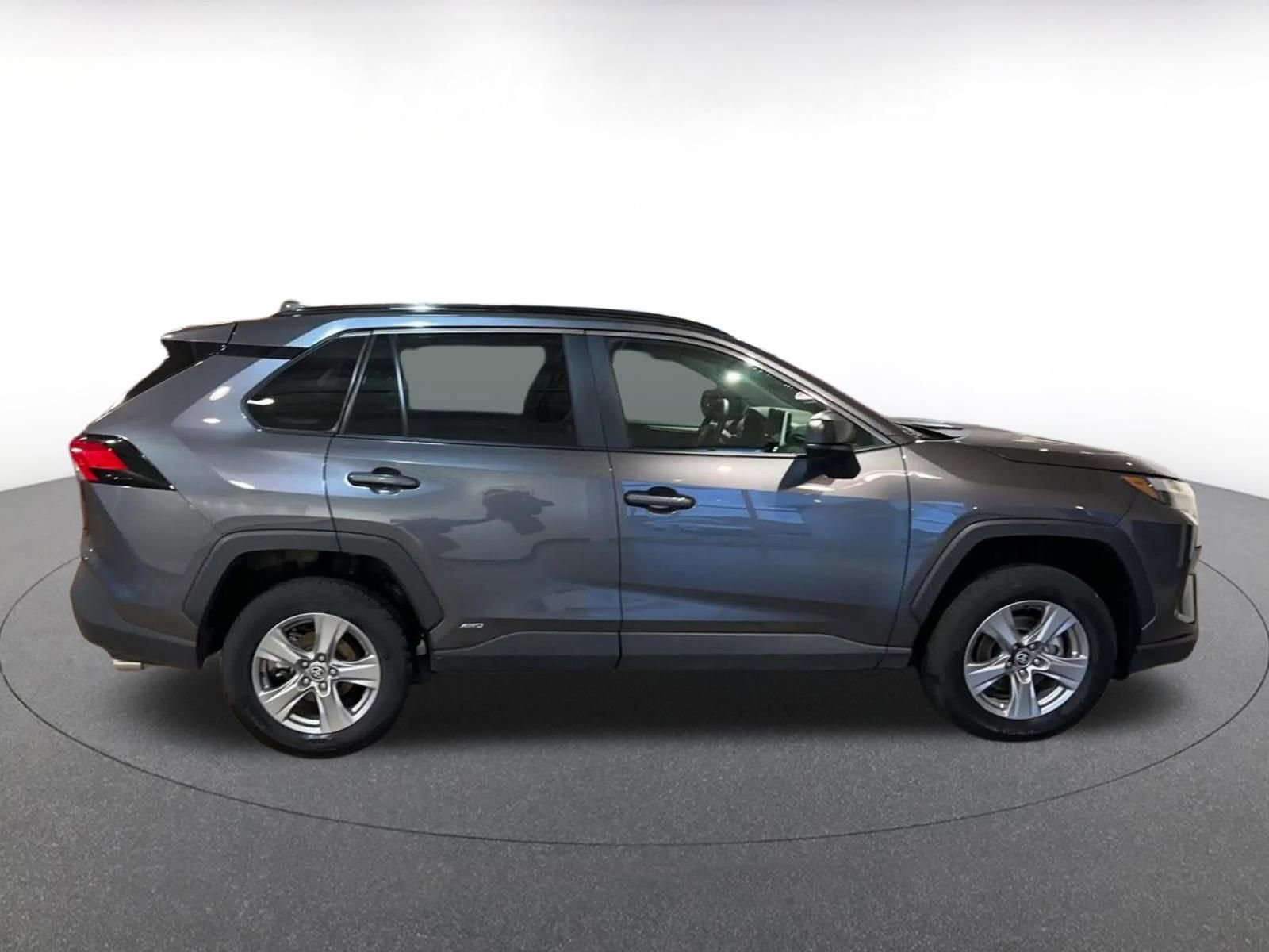 Thumbnail: 2025 Toyota RAV4 - 16