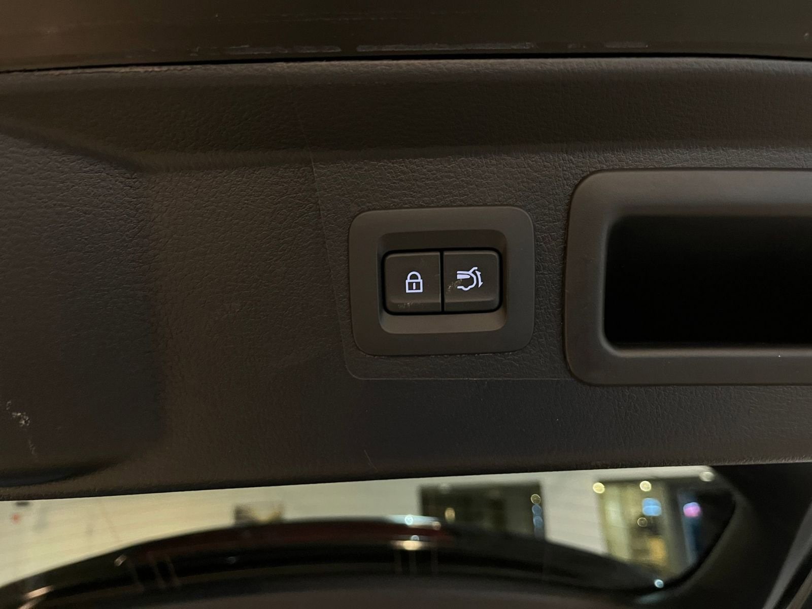 Thumbnail: 2025 Mazda CX-50 - 23