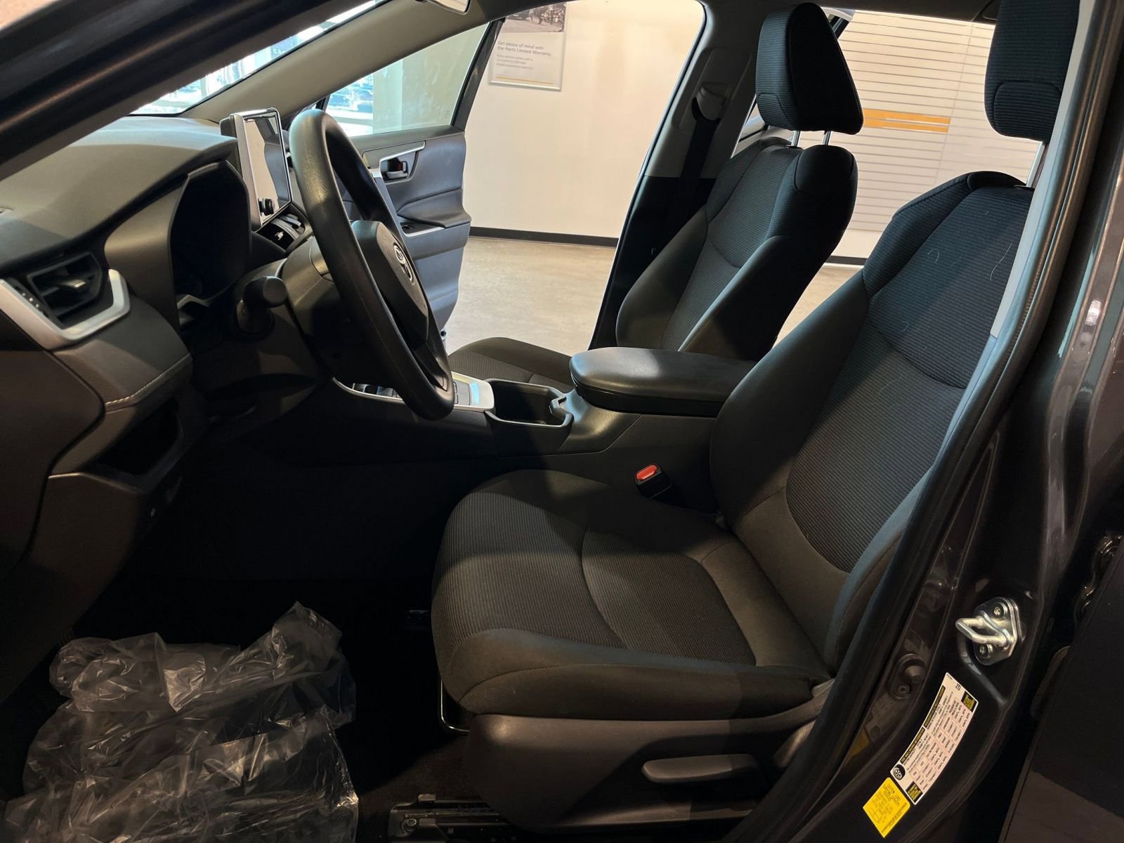 Thumbnail: 2025 Toyota RAV4 - 27