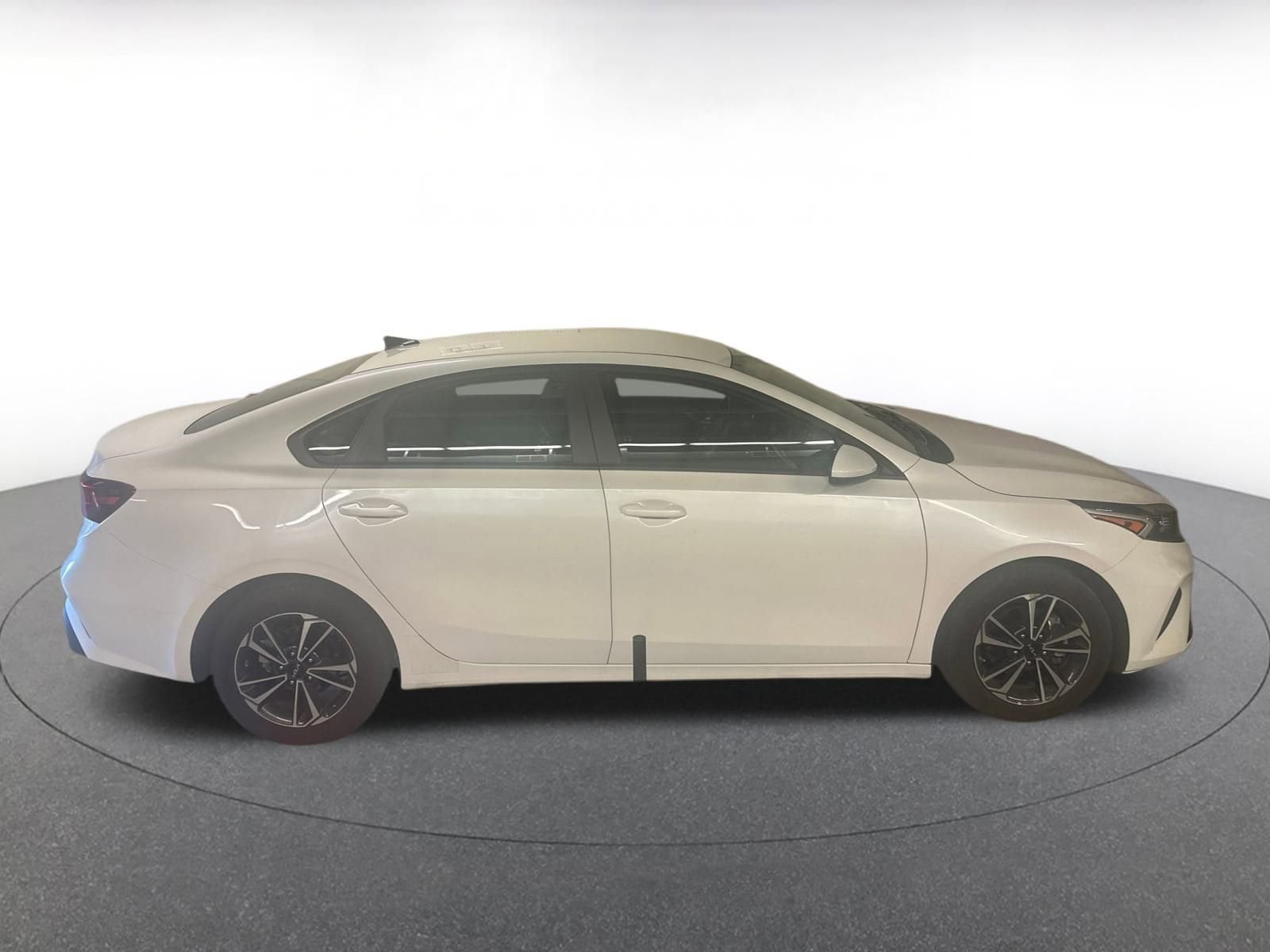 Thumbnail: 2024 Kia Forte - 6