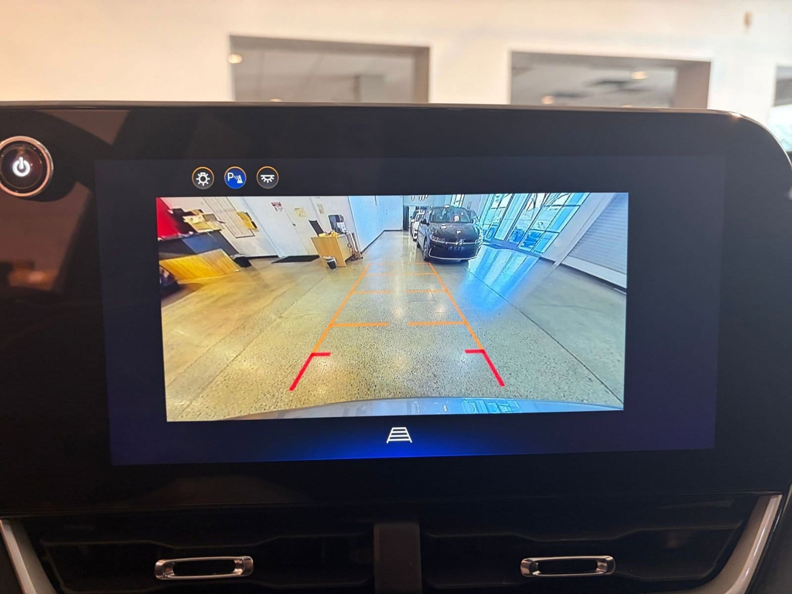 Thumbnail: 2025 Chevrolet Equinox - 18