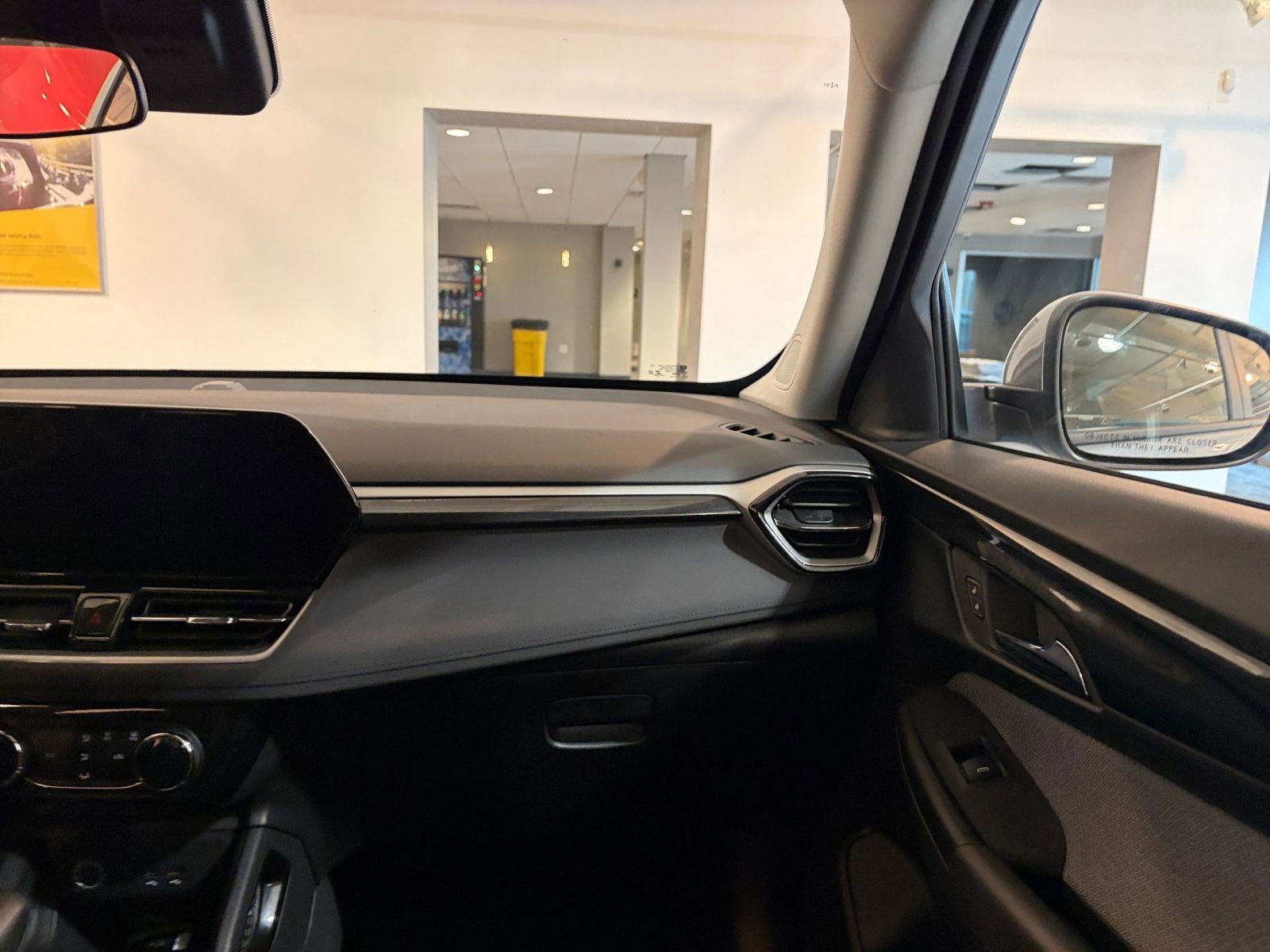 Thumbnail: 2025 Chevrolet TrailBlazer - 33