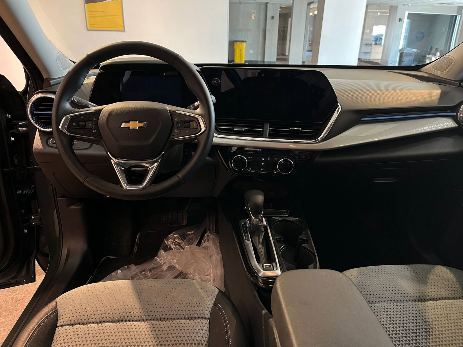 Thumbnail: 2025 Chevrolet Trax - 33