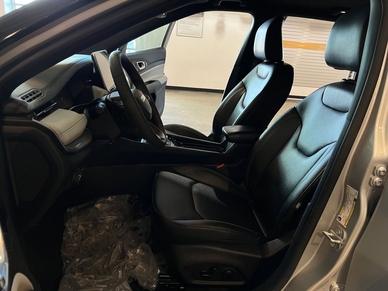 Thumbnail: 2025 Jeep Compass - 27