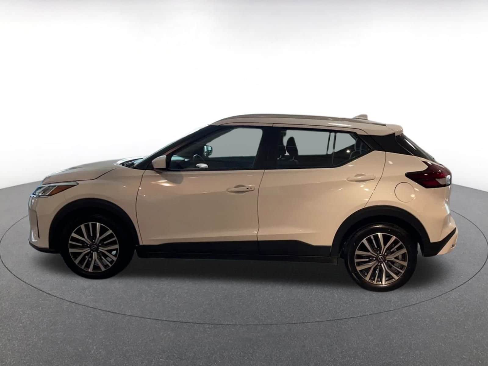Thumbnail: 2024 Nissan Kicks - 9