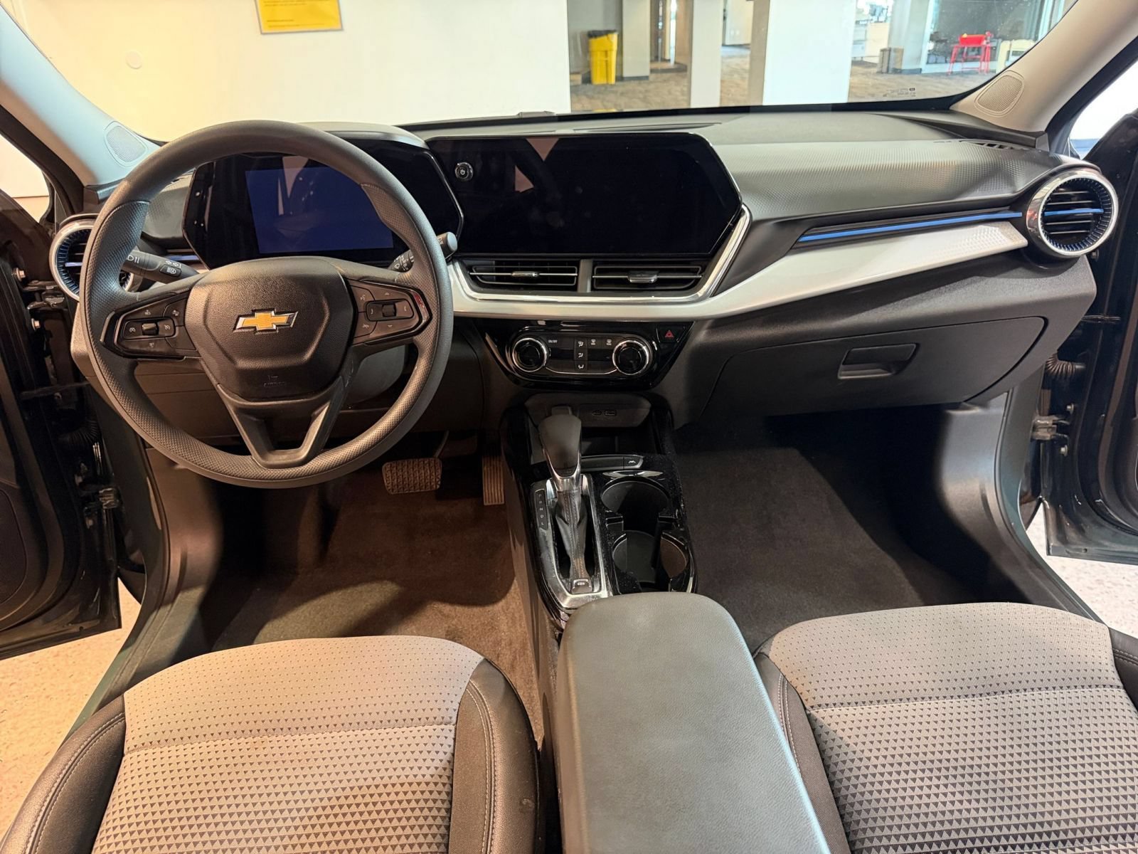 Thumbnail: 2025 Chevrolet Trax - 27
