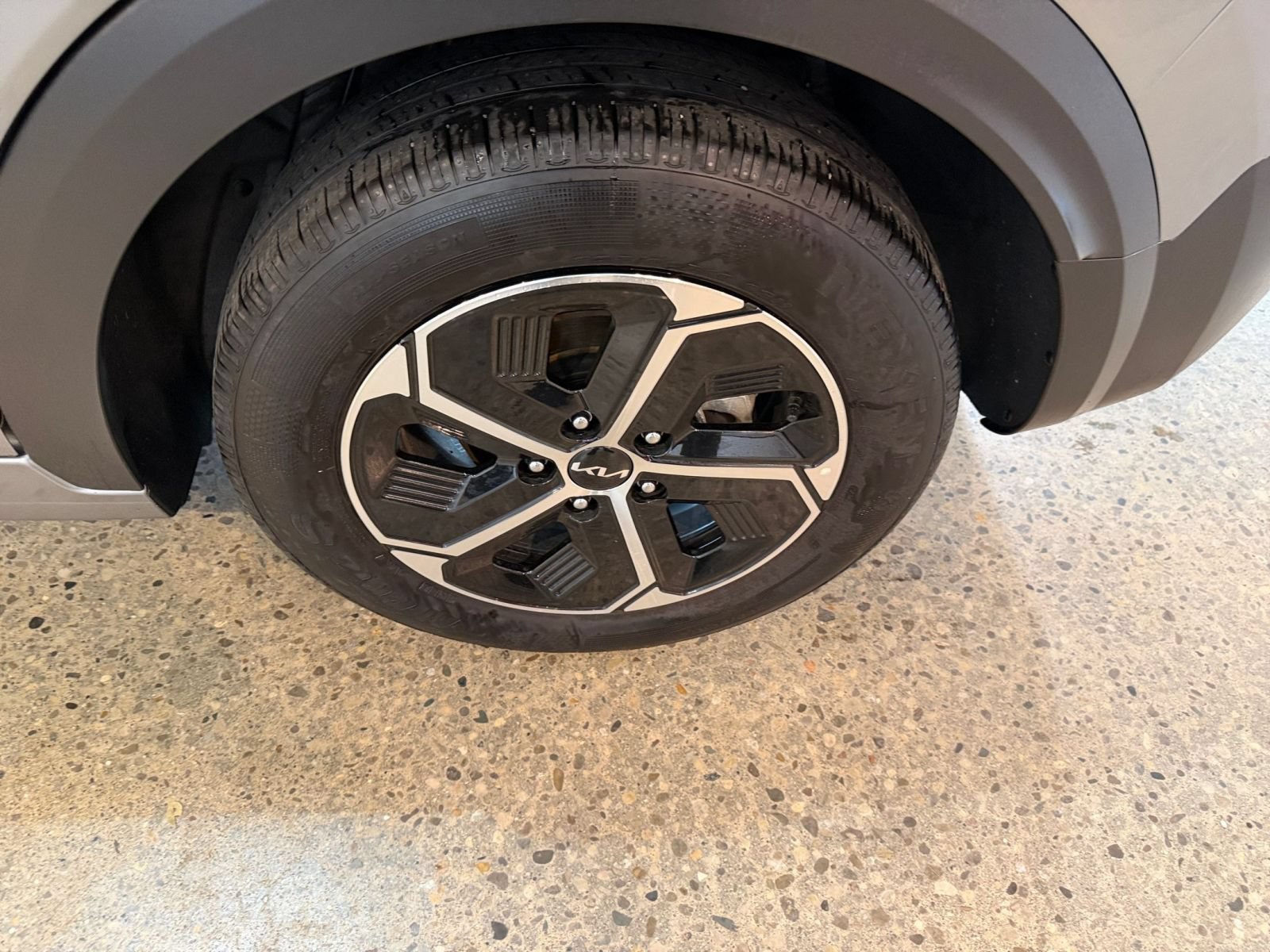 Thumbnail: 2026 Kia Niro - 29
