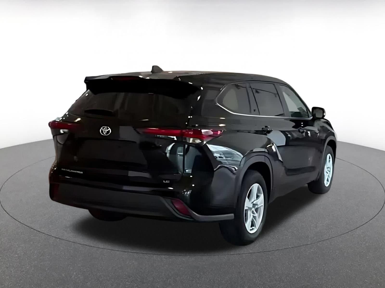 Thumbnail: 2025 Toyota Highlander - 11
