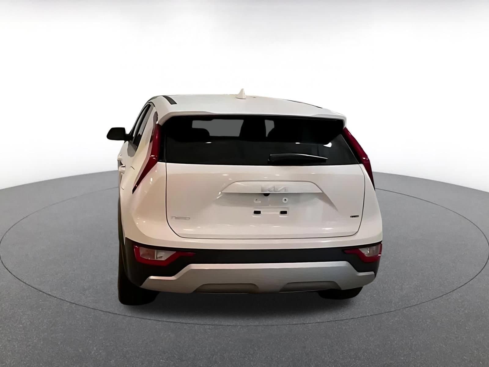 Thumbnail: 2026 Kia Niro - 11