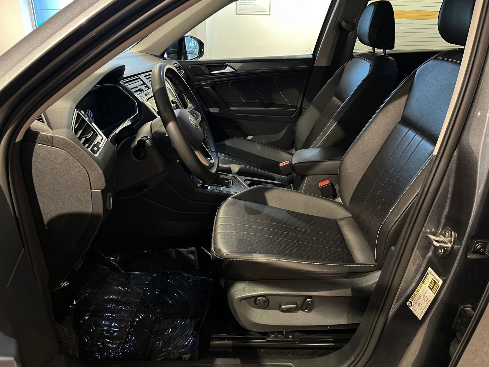 Thumbnail: 2024 Volkswagen Tiguan - 28