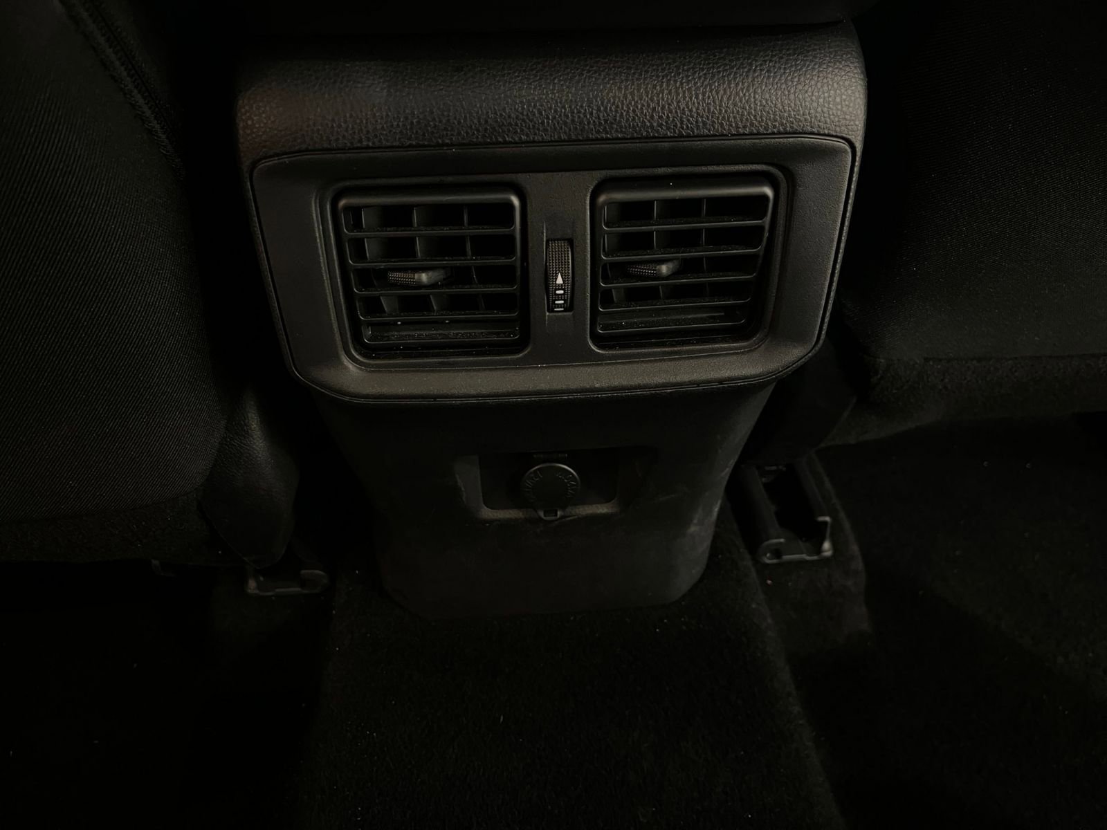 Thumbnail: 2025 Toyota RAV4 - 24