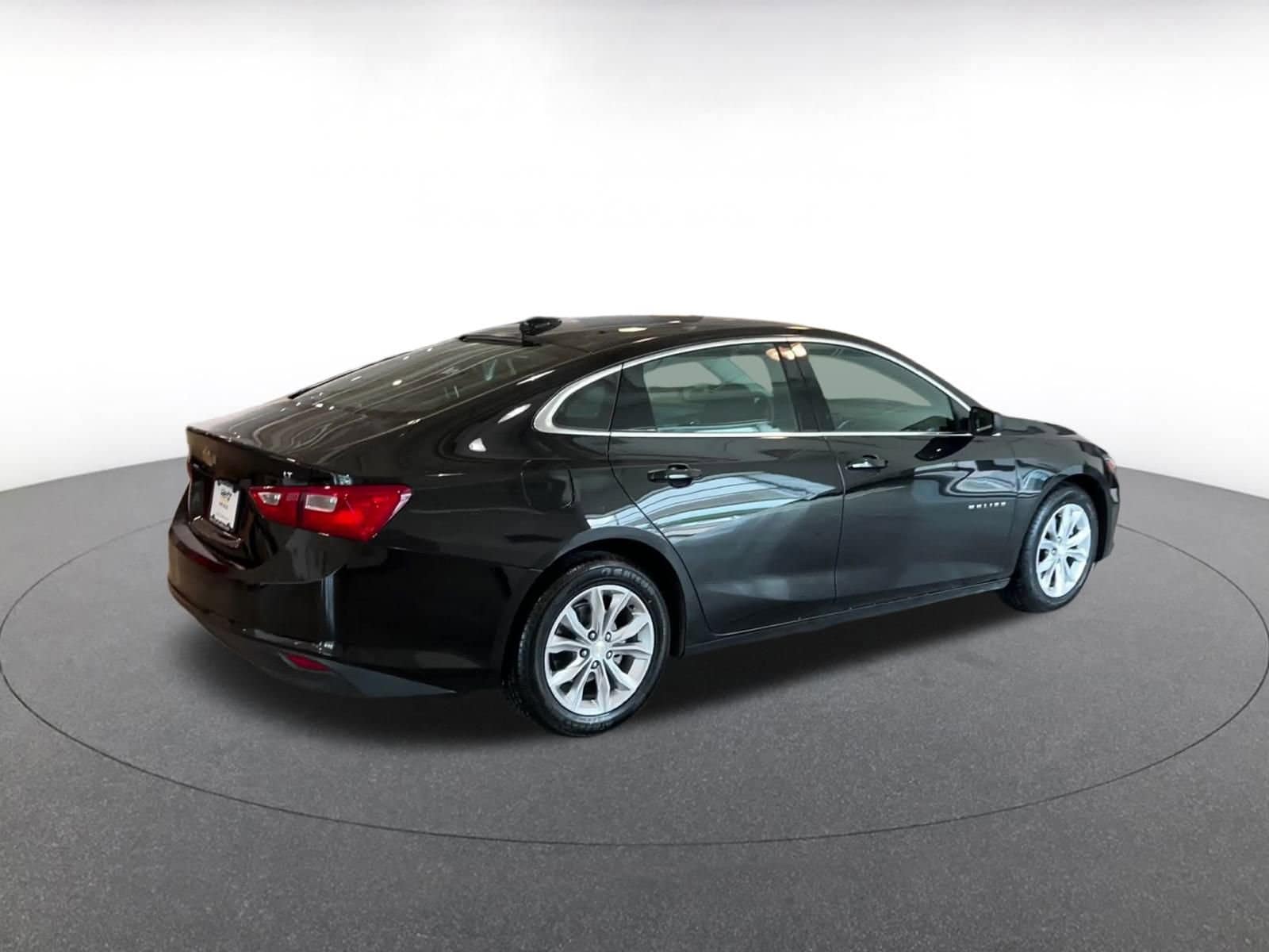 Thumbnail: 2023 Chevrolet Malibu - 15