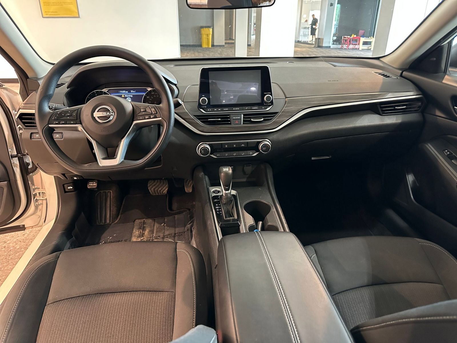 Thumbnail: 2025 Nissan Altima - 32