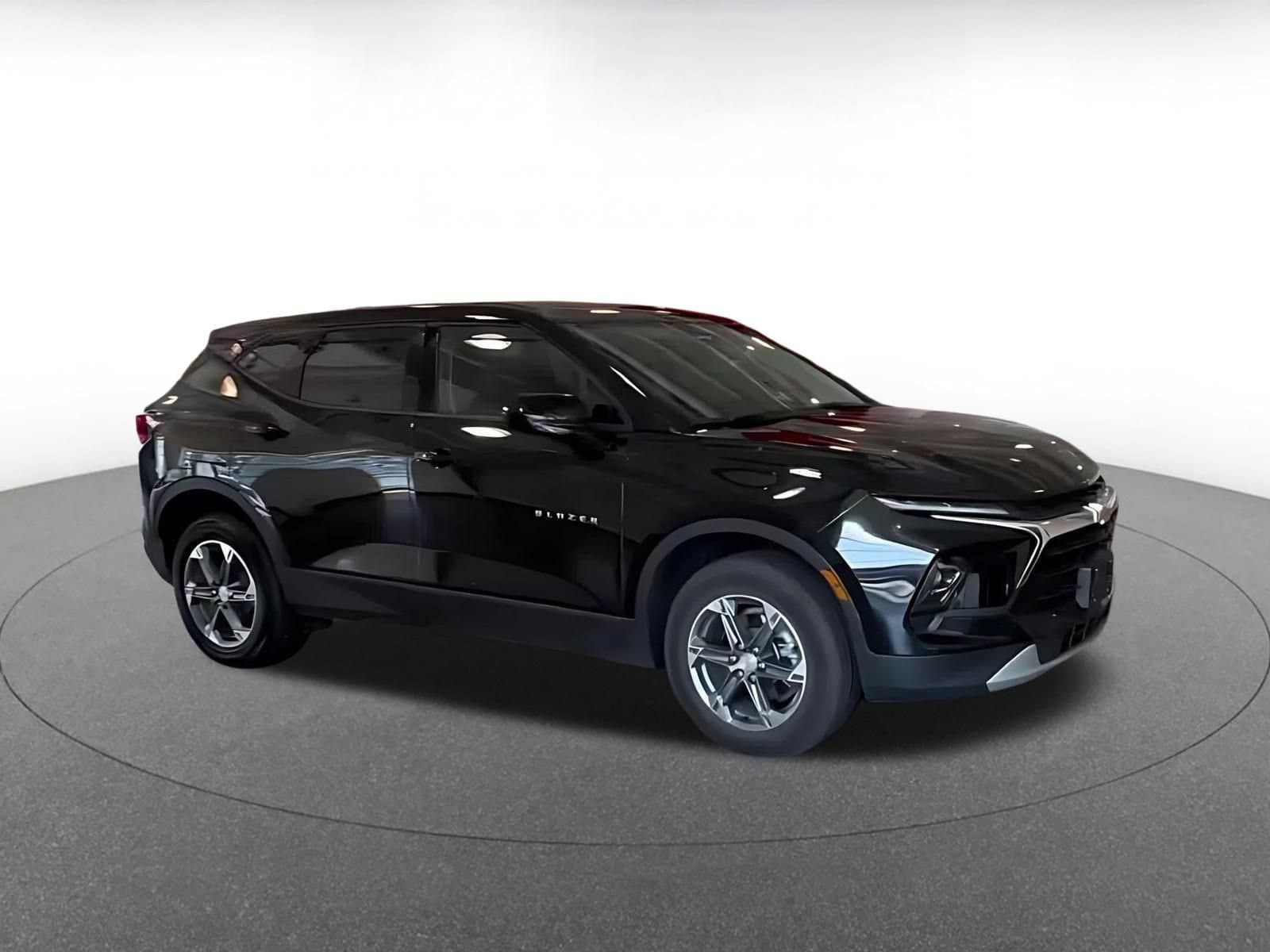 Thumbnail: 2026 Chevrolet Blazer - 2