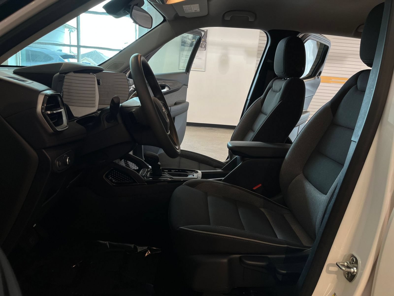 Thumbnail: 2025 Chevrolet TrailBlazer - 25