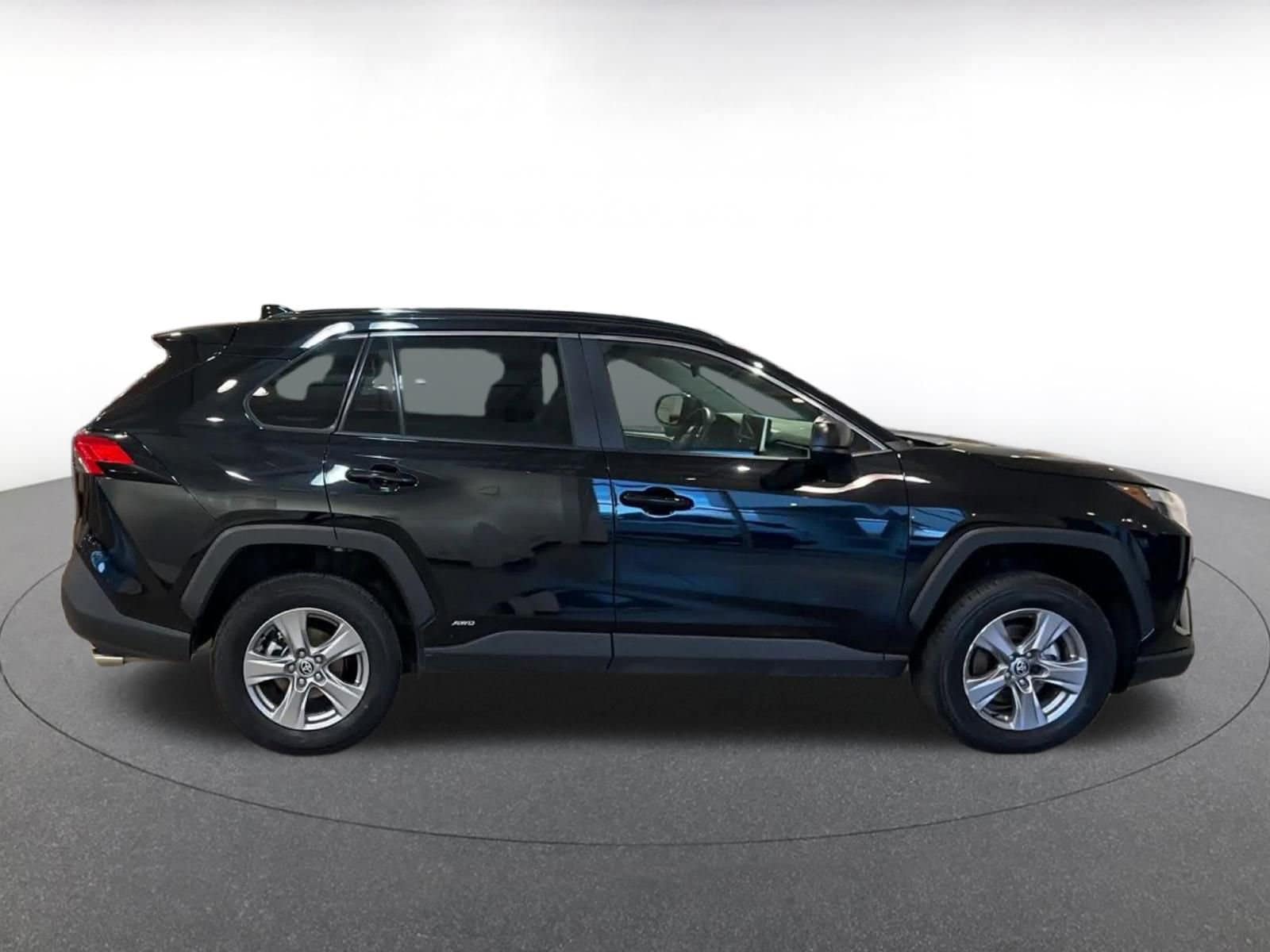 Thumbnail: 2025 Toyota RAV4 - 16