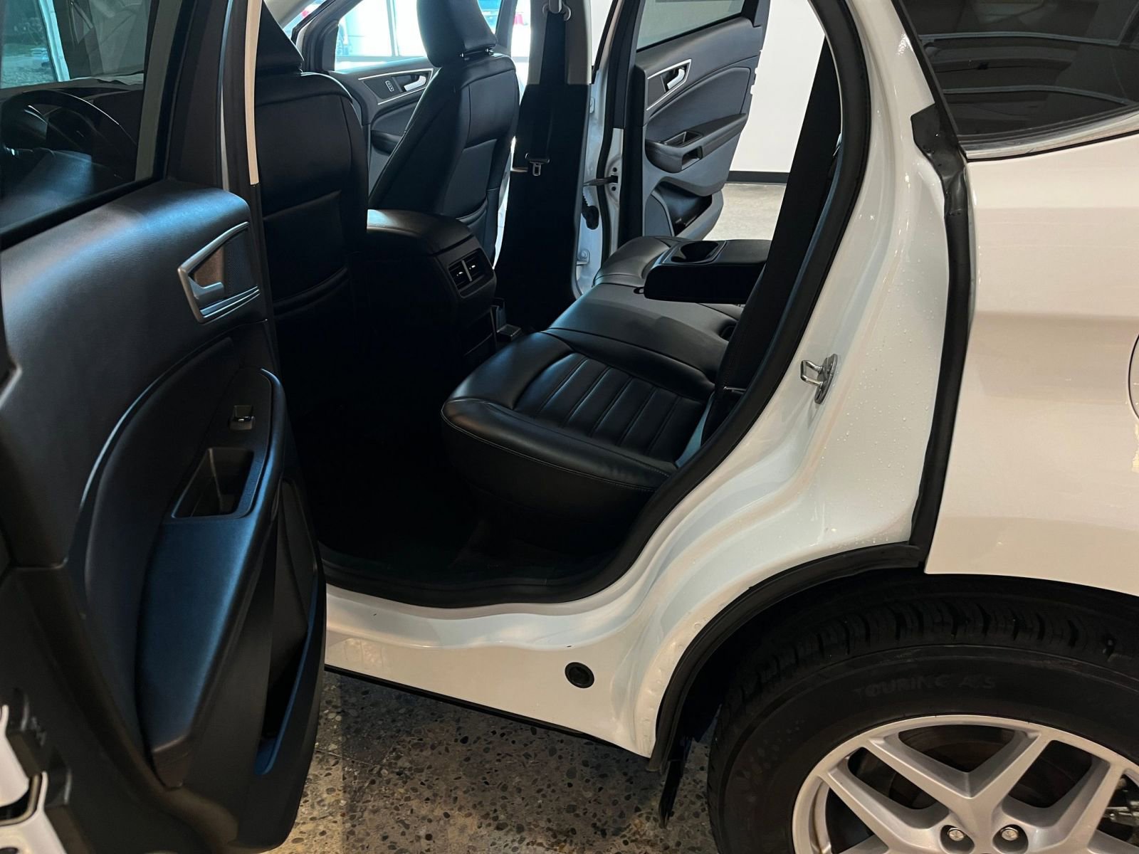 Thumbnail: 2023 Ford Edge - 25